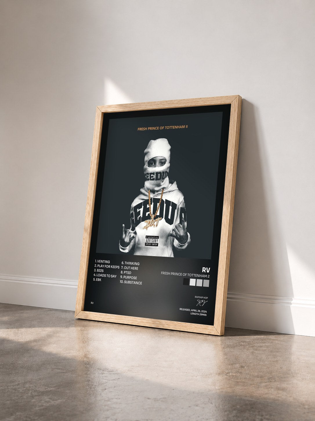 #bois Tableau de l'album Fresh Prince Of Tottenham 2 de RV vu de trois quarts, cadre en bois brut