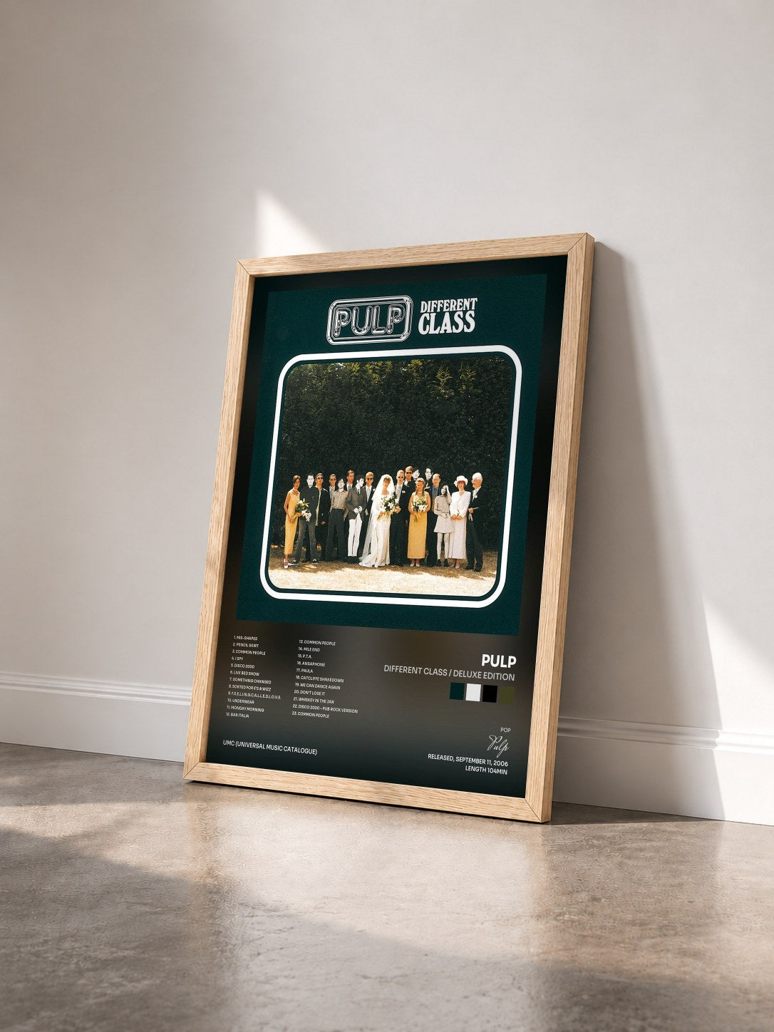 #bois Tableau de l'album Different Class / Deluxe Edition de Pulp vu de trois quarts, cadre en bois brut