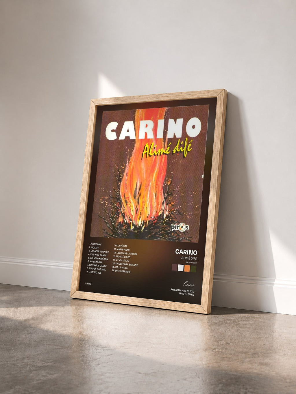 #bois Tableau de l'album Alimé difé (Ile Maurice) de Carino vu de trois quarts, cadre en bois brut