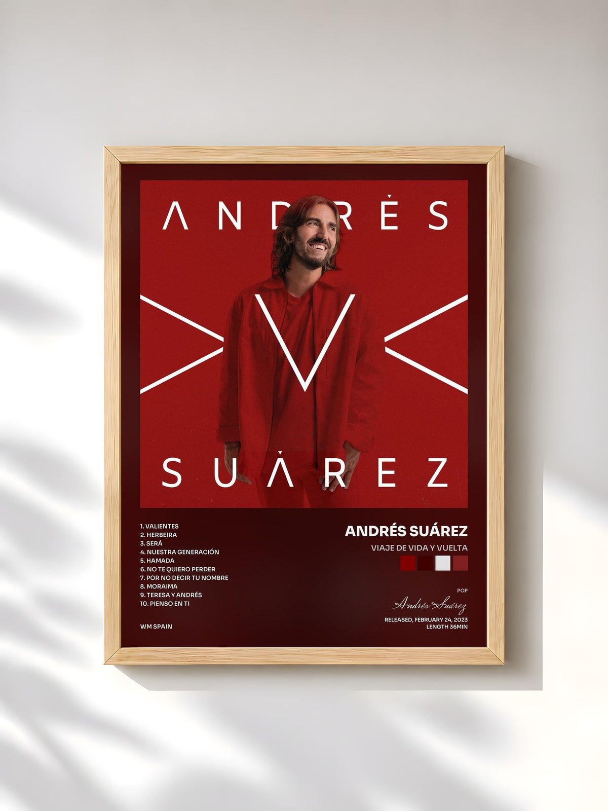 #bois Tableau de l'album Viaje de Vida y Vuelta de Andrés Suárez, cadre en bois brut, imprimé et encadré en France