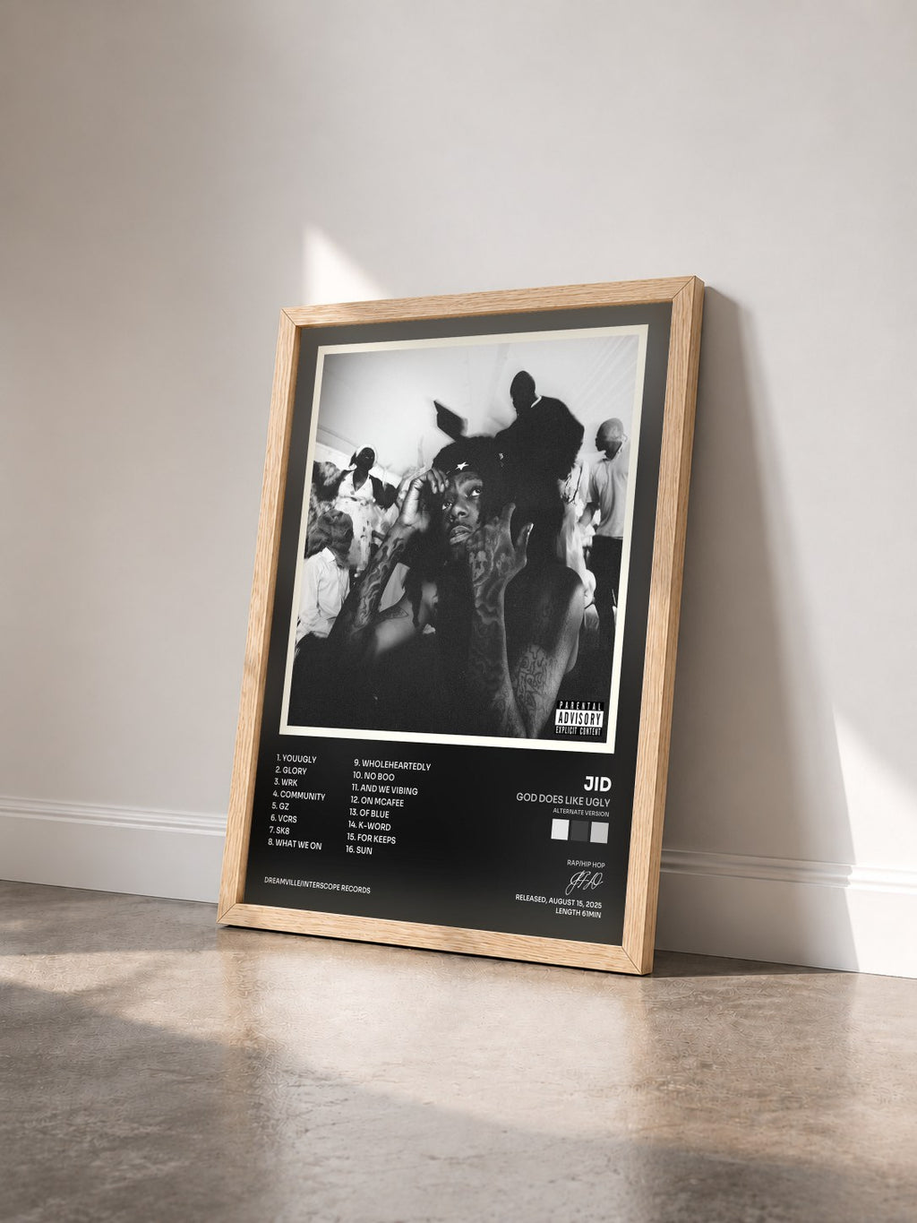 #bois Tableau de l'album God Does Like Ugly (Alternate Version) de JID vu de trois quarts, cadre en bois brut