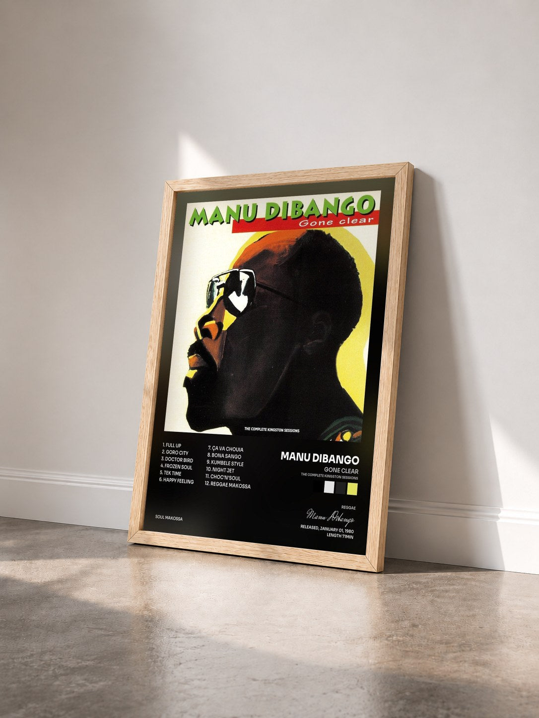 #bois Tableau de l'album Gone Clear (The Complete Kingston Sessions) de Manu Dibango vu de trois quarts, cadre en bois brut