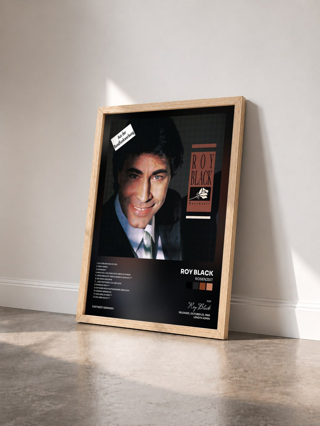 #bois Tableau de l'album Rosenzeit de Roy Black vu de trois quarts, cadre en bois brut