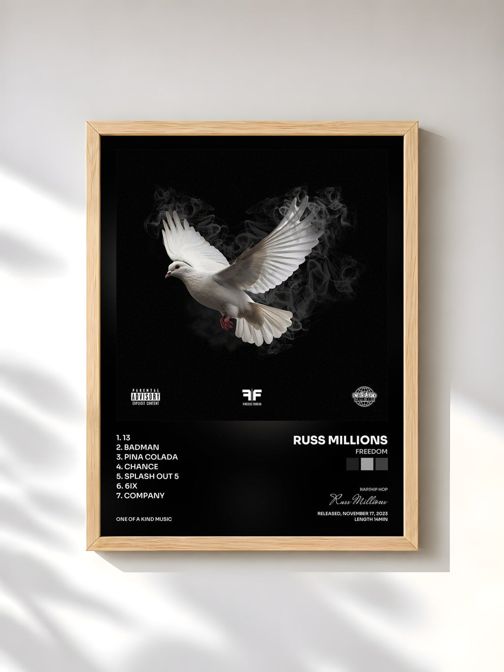 #bois Tableau de l'album FREEDOM de Russ Millions, cadre en bois brut, imprimé et encadré en France