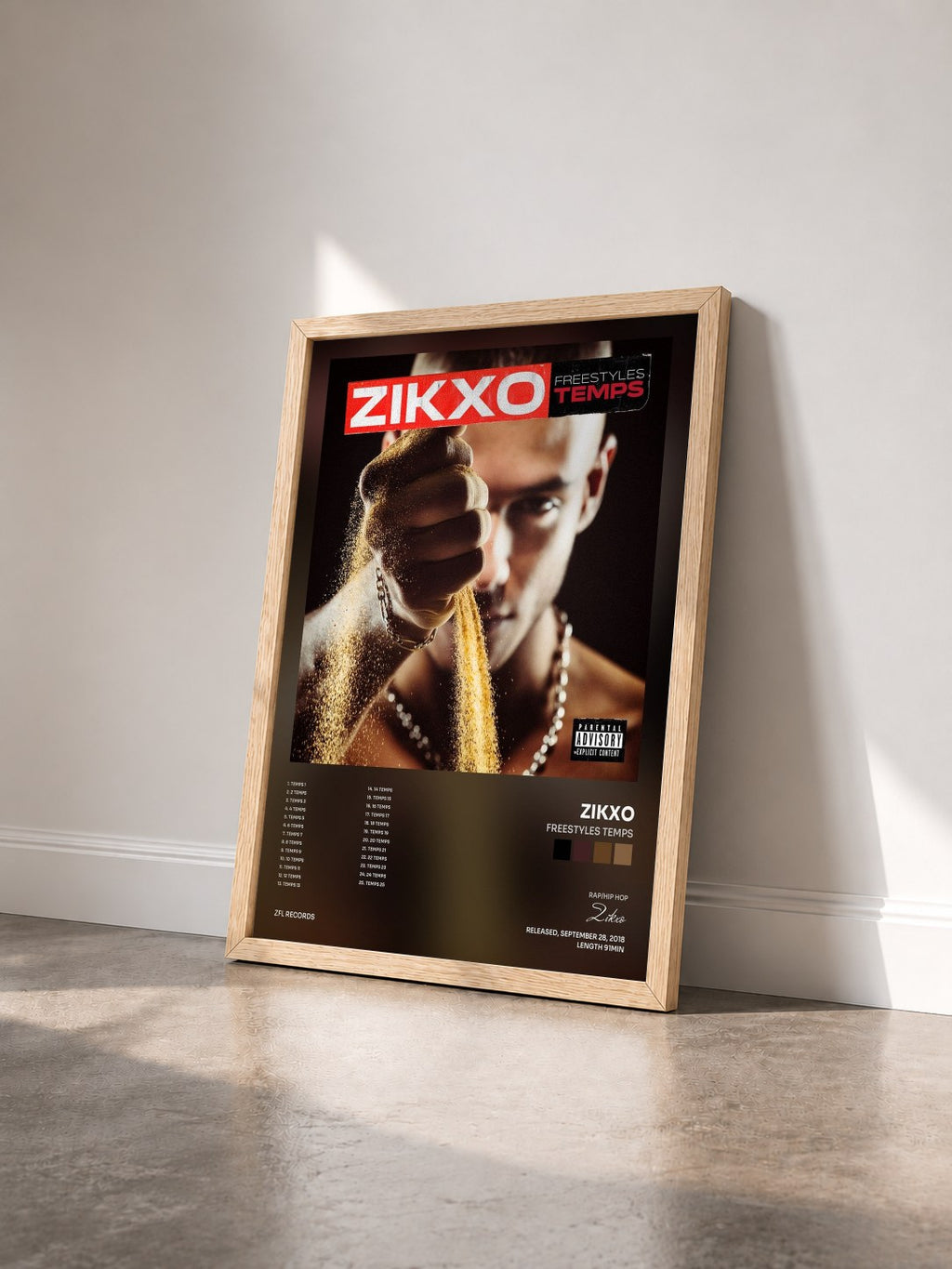 #bois Tableau de l'album Freestyles Temps de Zikxo vu de trois quarts, cadre en bois brut