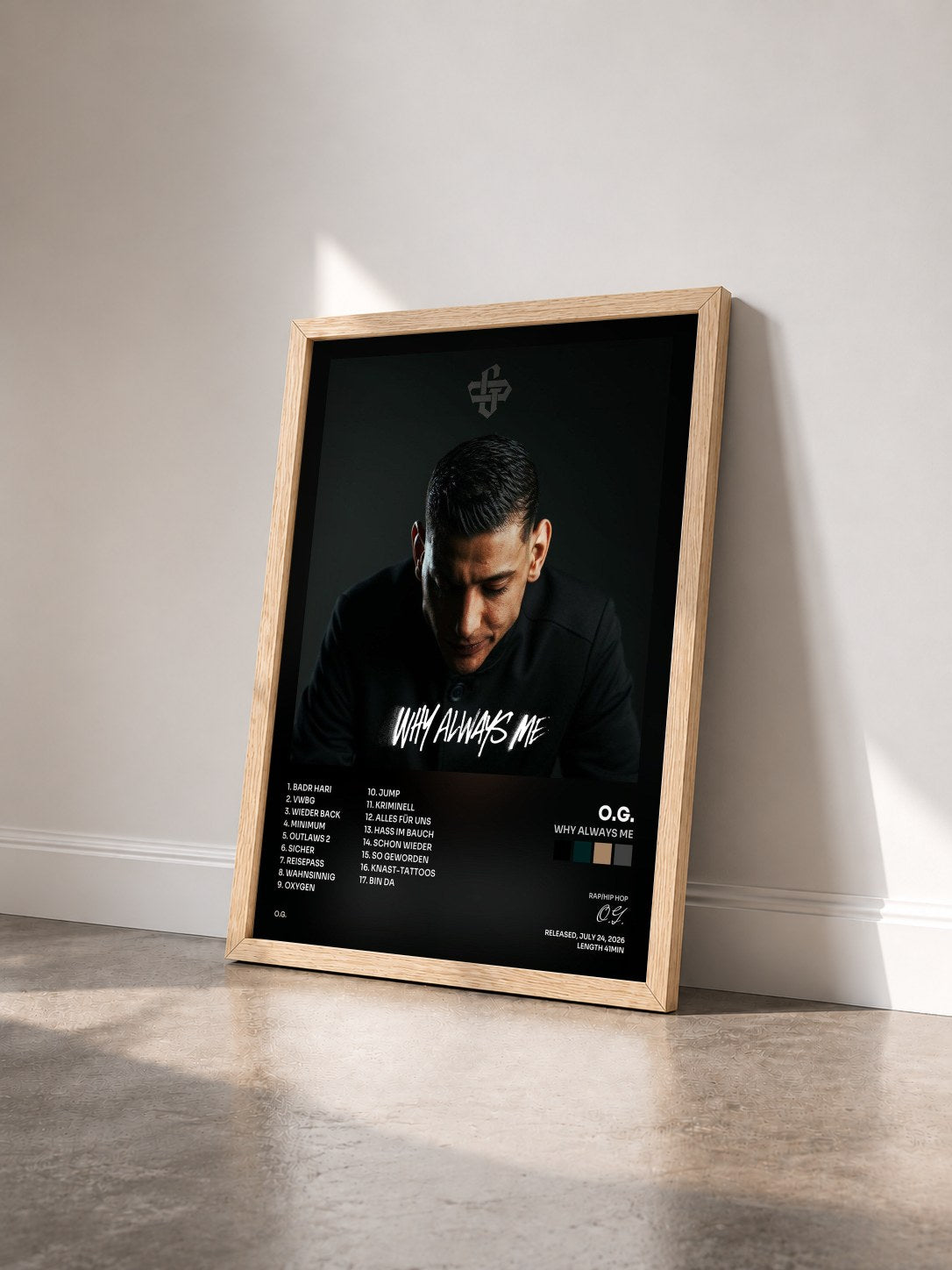 #bois Tableau de l'album WHY ALWAYS ME de O.G. vu de trois quarts, cadre en bois brut