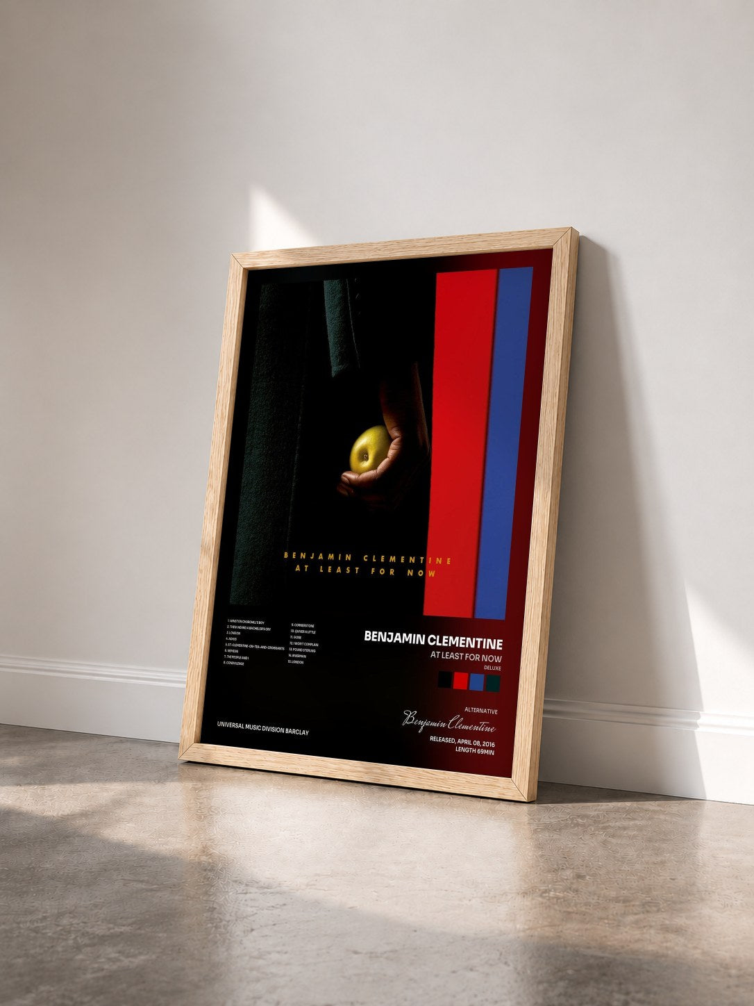 #bois Tableau de l'album At Least For Now (Deluxe) de Benjamin Clementine vu de trois quarts, cadre en bois brut