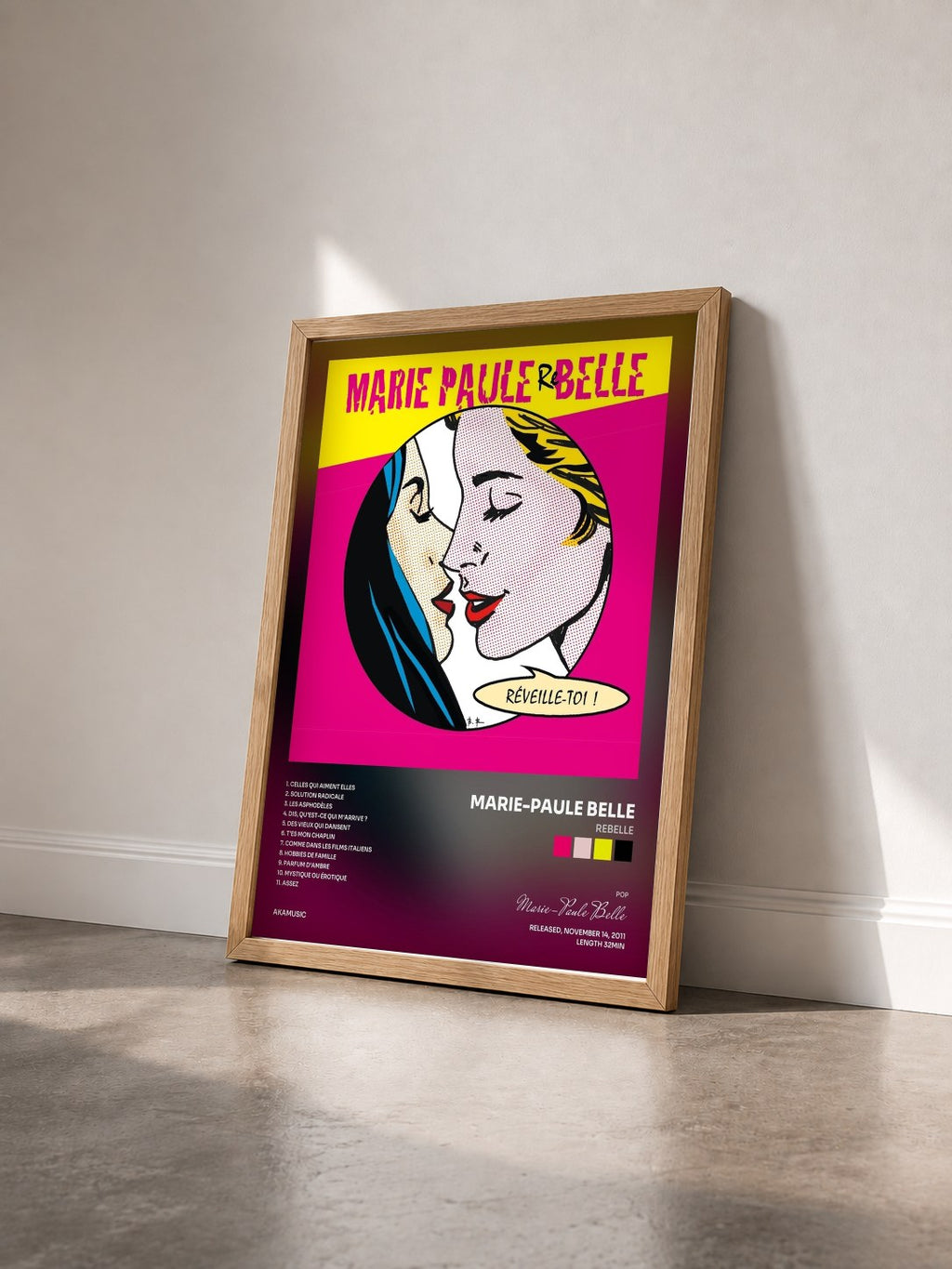 #bois Tableau de l'album Rebelle de Marie-Paule Belle vu de trois quarts, cadre en bois brut