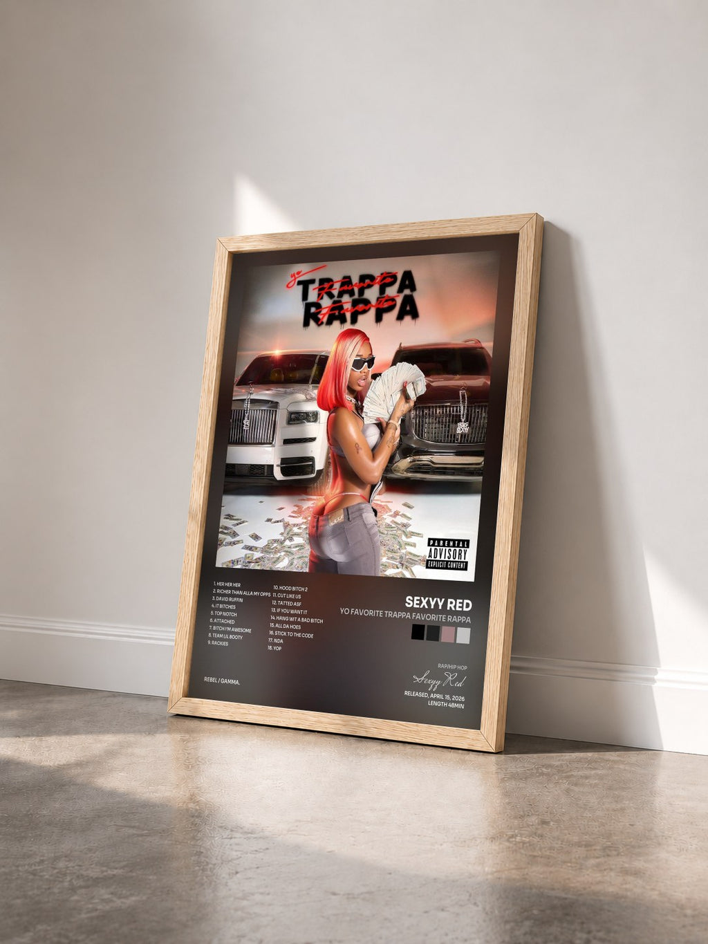 #bois Tableau de l'album Yo Favorite Trappa Favorite Rappa de Sexyy Red vu de trois quarts, cadre en bois brut