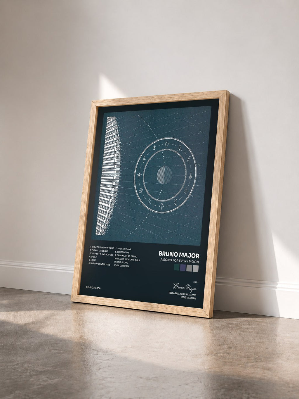 #bois Tableau de l'album A Song For Every Moon de Bruno Major vu de trois quarts, cadre en bois brut