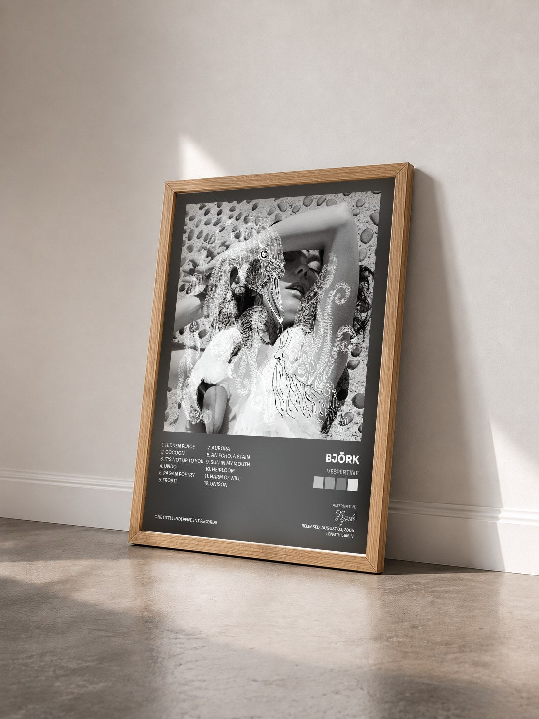 #bois Tableau de l'album Vespertine de Björk vu de trois quarts, cadre en bois brut