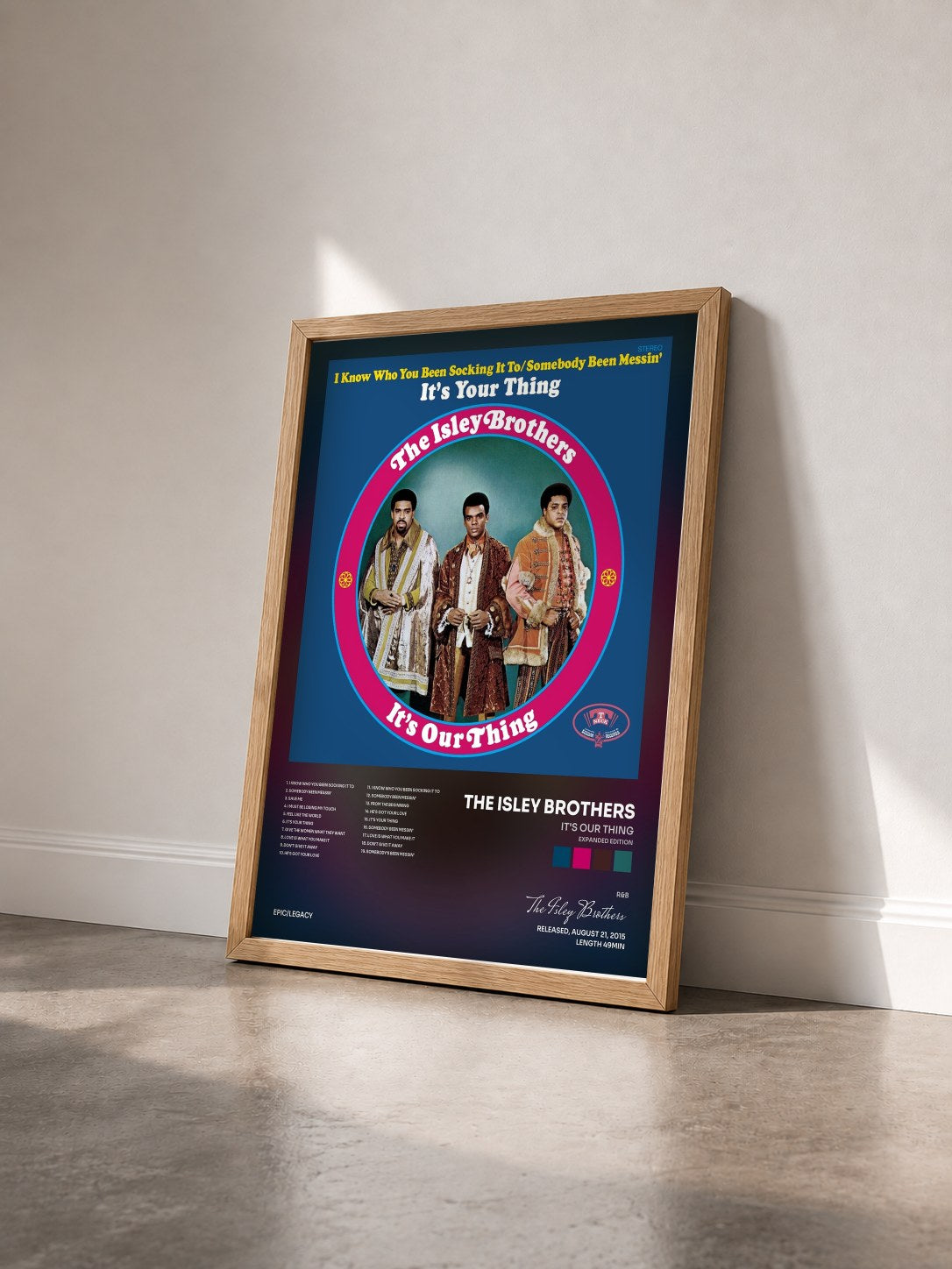 #bois Tableau de l'album It's Our Thing (Expanded Edition) de The Isley Brothers vu de trois quarts, cadre en bois brut