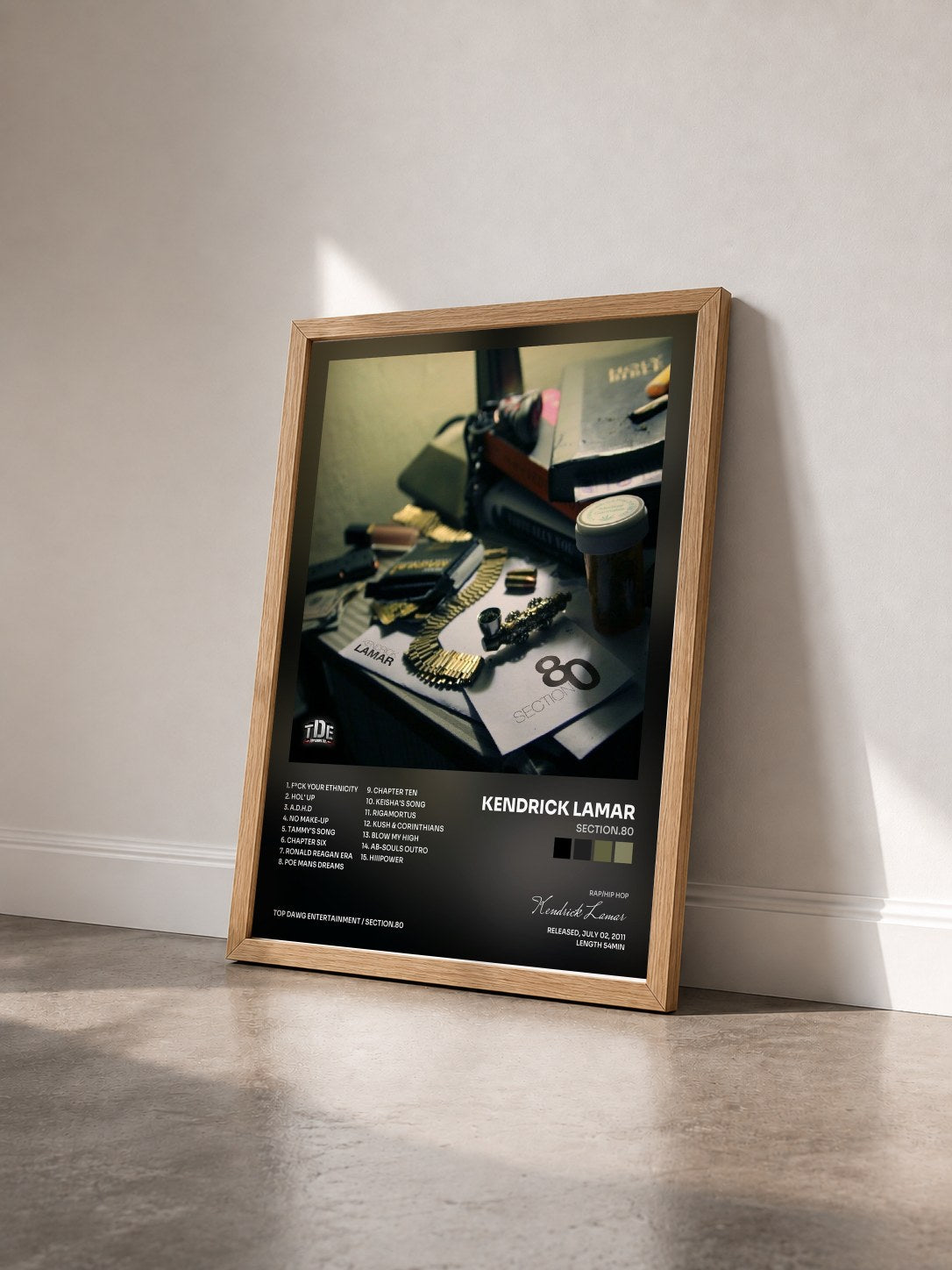 #bois Tableau de l'album Section.80 de Kendrick Lamar vu de trois quarts, cadre en bois brut