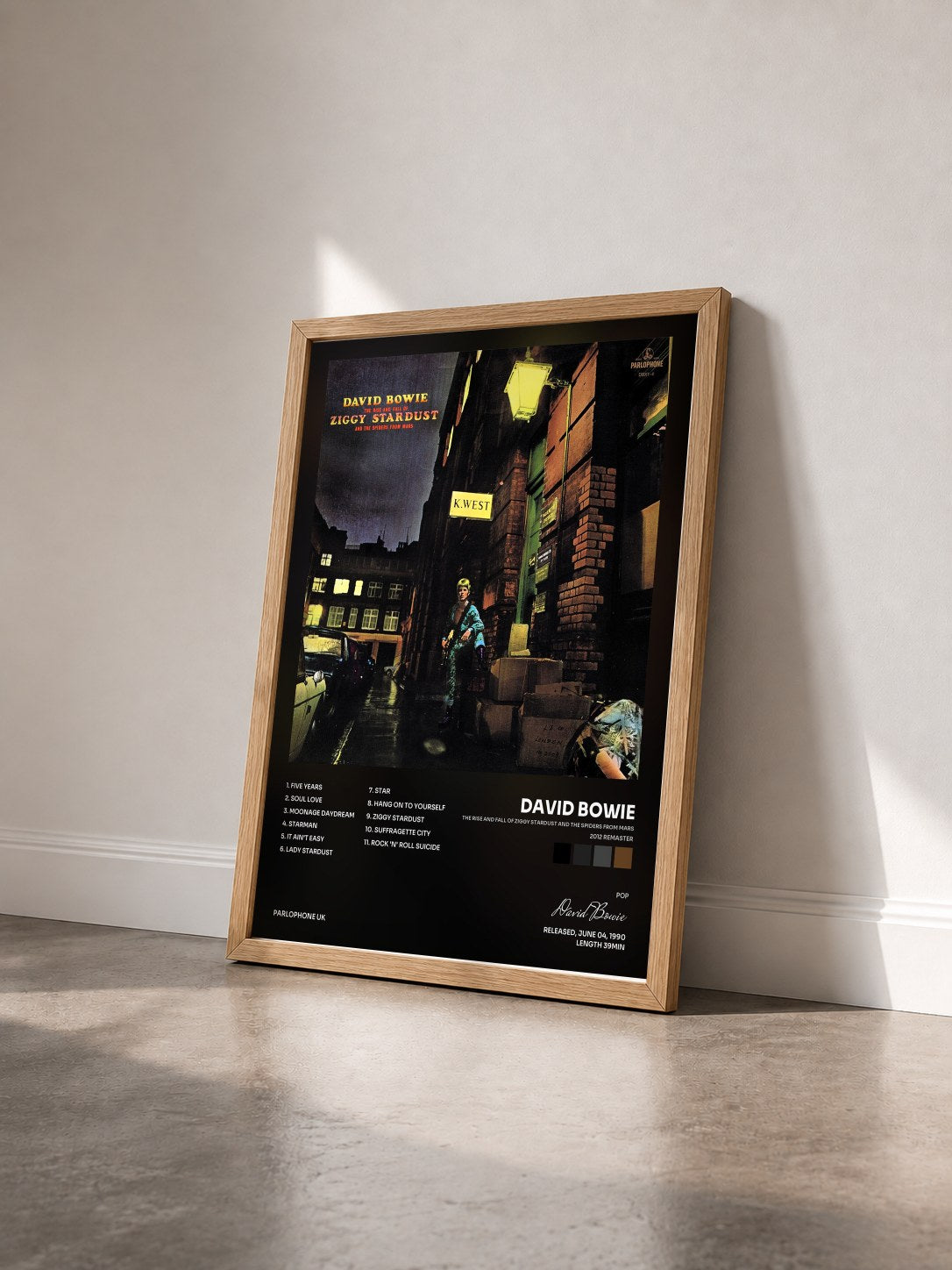 #bois Tableau de l'album The Rise and Fall of Ziggy Stardust and the Spiders from Mars (2012 Remaster) de David Bowie vu de trois quarts, cadre en bois brut