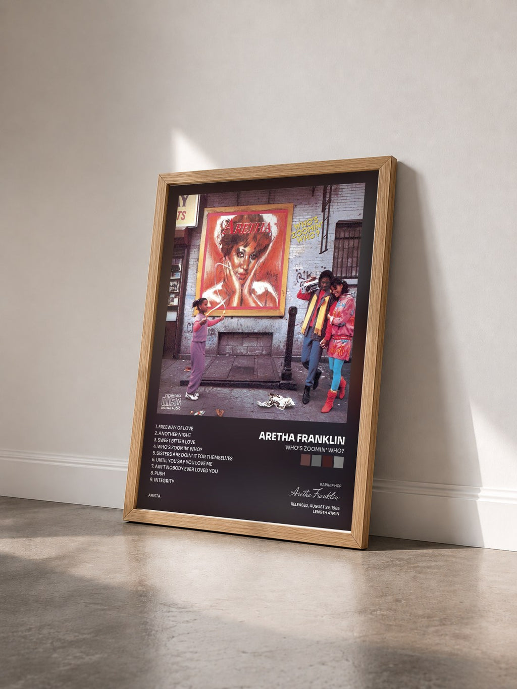 #bois Tableau de l'album Who's Zoomin' Who? de Aretha Franklin vu de trois quarts, cadre en bois brut
