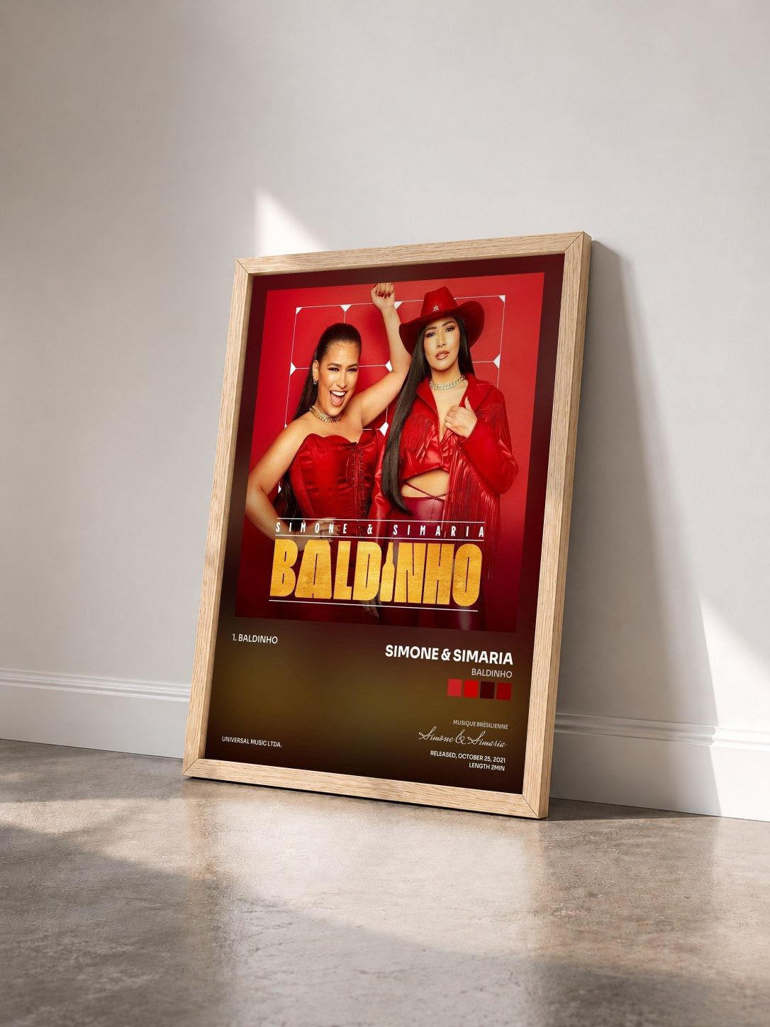 #bois Tableau de l'album Baldinho de Simone & Simaria vu de trois quarts, cadre en bois brut