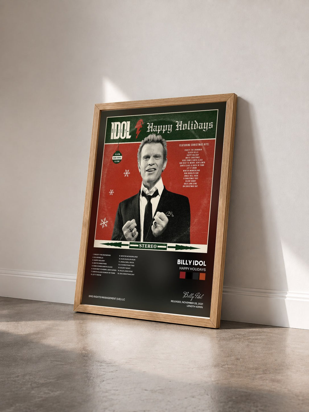 #bois Tableau de l'album Happy Holidays de Billy Idol vu de trois quarts, cadre en bois brut