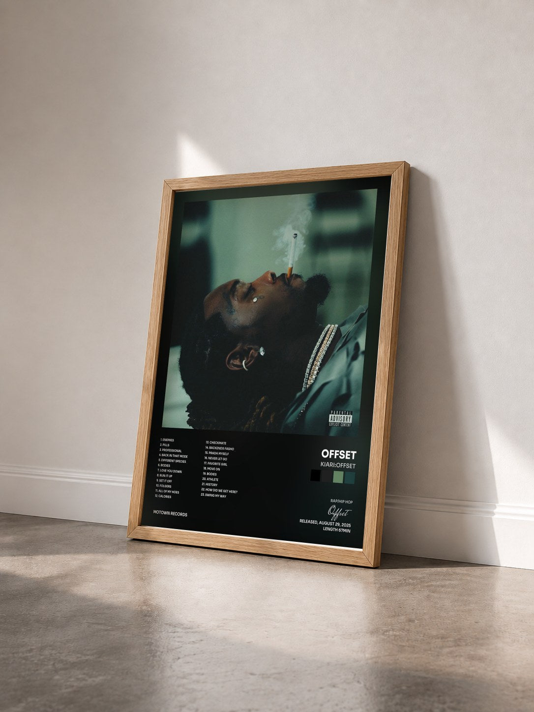 #bois Tableau de l'album KIARI:OFFSET de Offset vu de trois quarts, cadre en bois brut