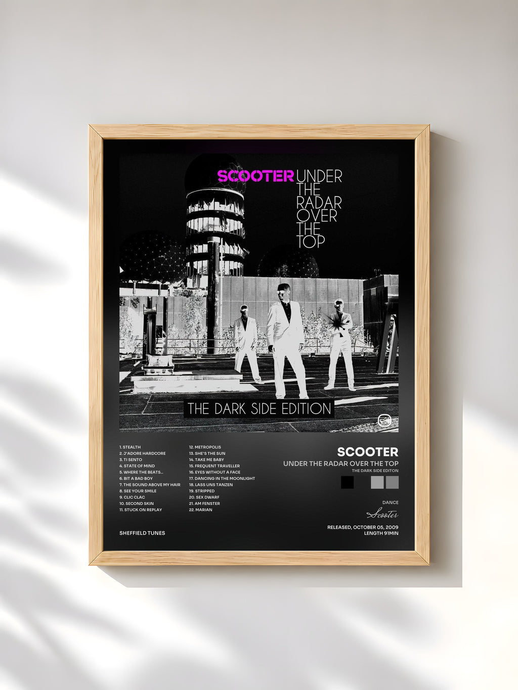 #bois Tableau de l'album Under The Radar Over The Top (The Dark Side Editon) de Scooter, cadre en bois brut, imprimé et encadré en France