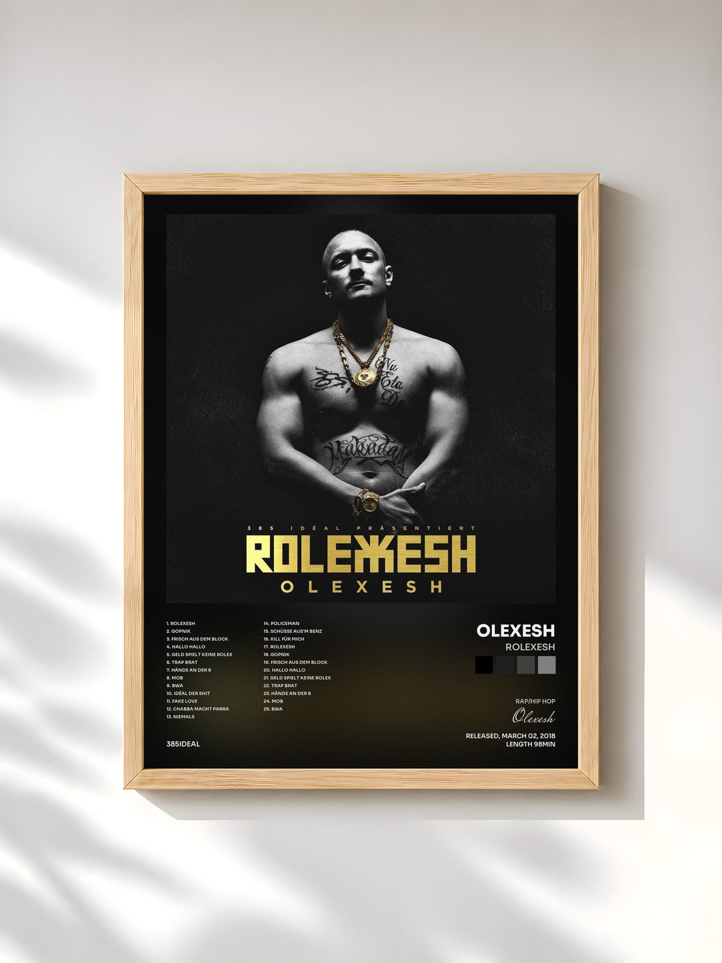 #bois Tableau de l'album ROLEXESH de Olexesh, cadre en bois brut, imprimé et encadré en France