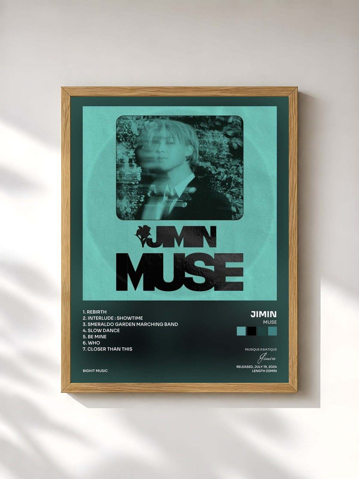 #bois Tableau de l'album MUSE de Jimin, cadre en bois brut, imprimé et encadré en France
