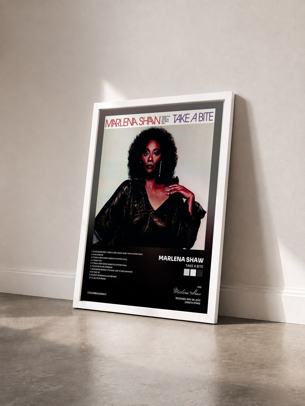 #blanc Tableau de l'album Take A Bite de Marlena Shaw vu de trois quarts, cadre blanc