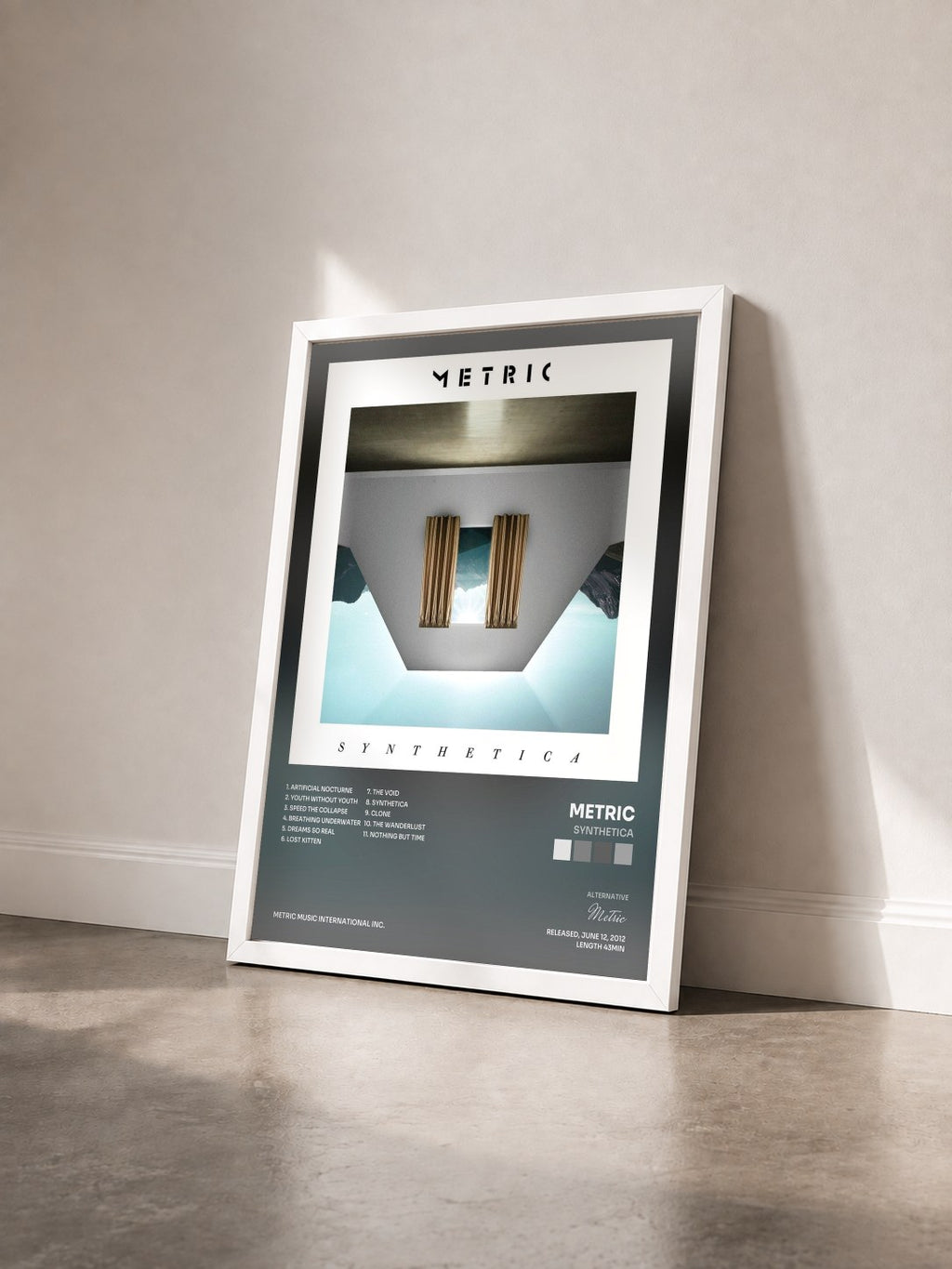 #blanc Tableau de l'album Synthetica de Metric vu de trois quarts, cadre blanc