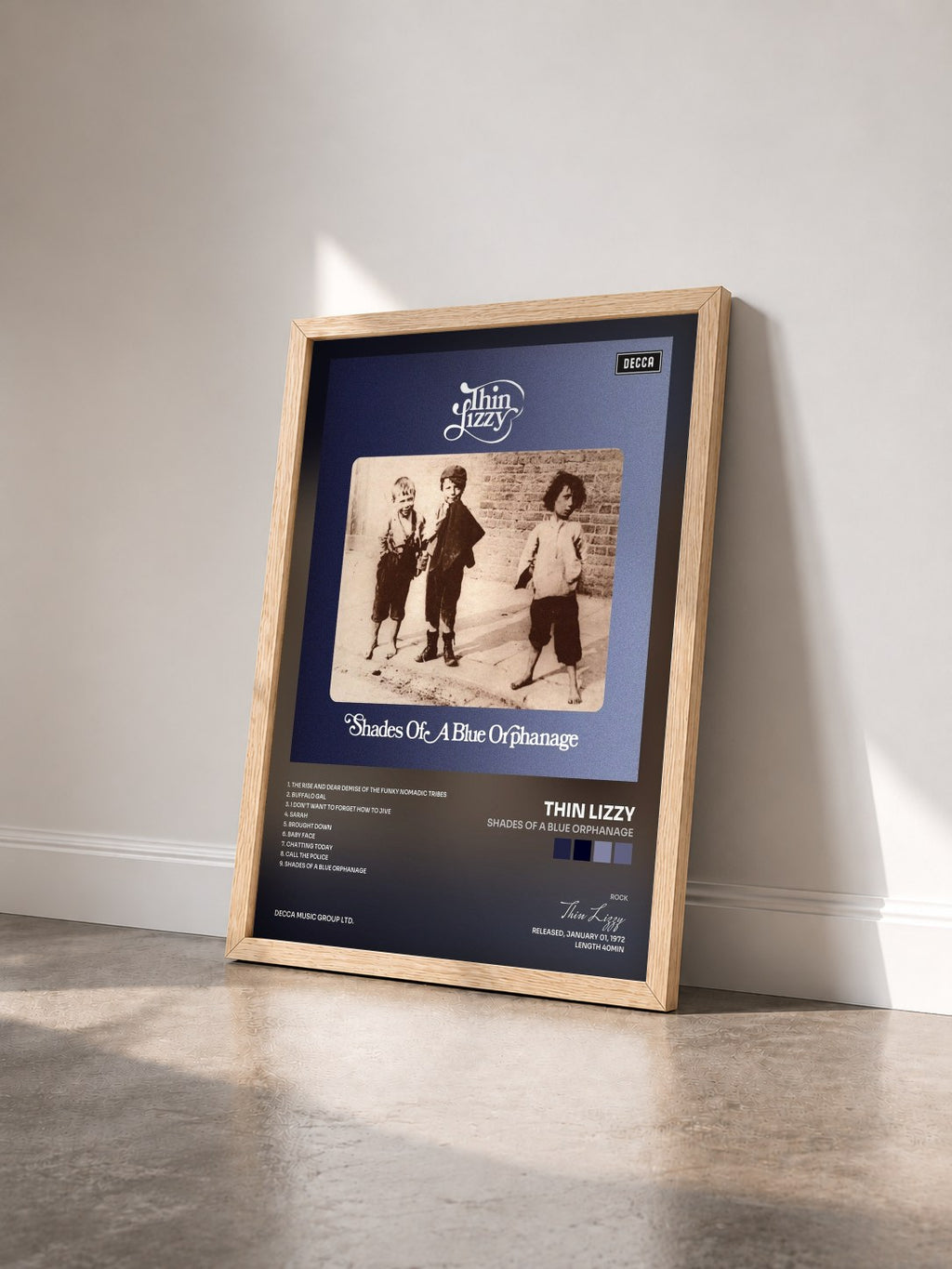 #bois Tableau de l'album Shades Of A Blue Orphanage de Thin Lizzy vu de trois quarts, cadre en bois brut