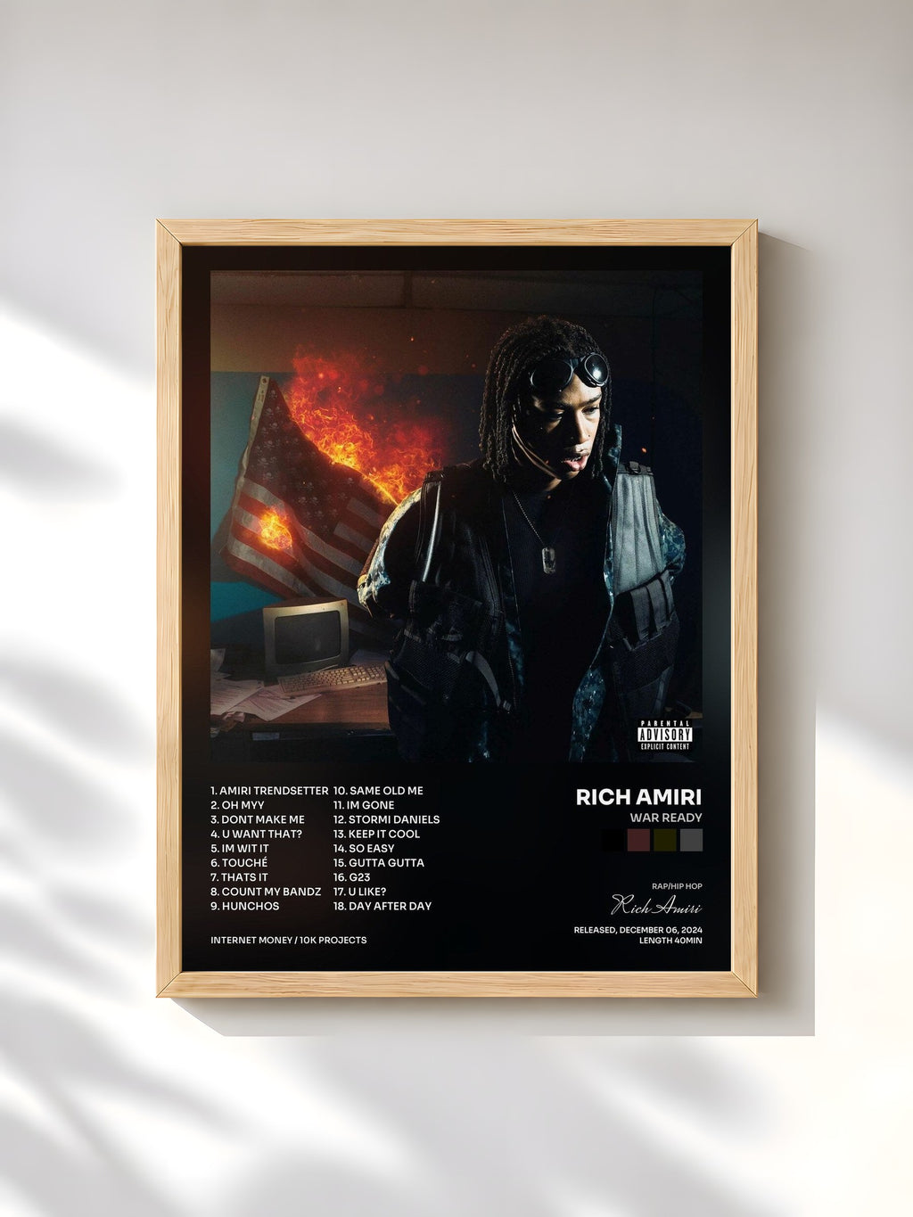 #bois Tableau de l'album War Ready de Rich Amiri, cadre en bois brut, imprimé et encadré en France