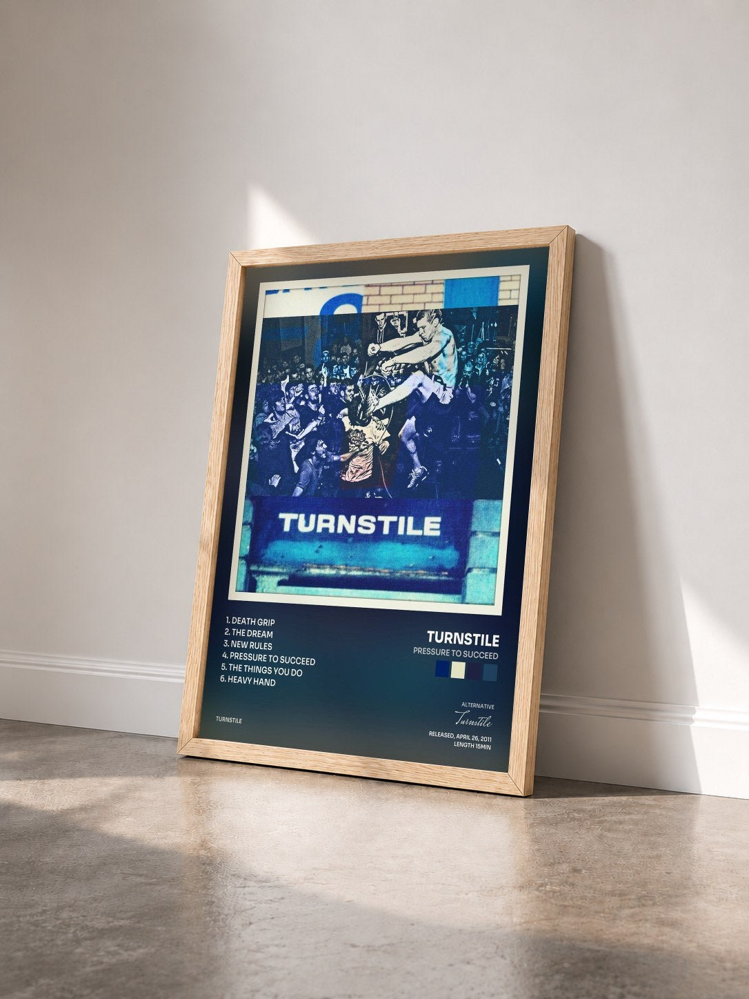 #bois Tableau de l'album Pressure to Succeed de Turnstile vu de trois quarts, cadre en bois brut
