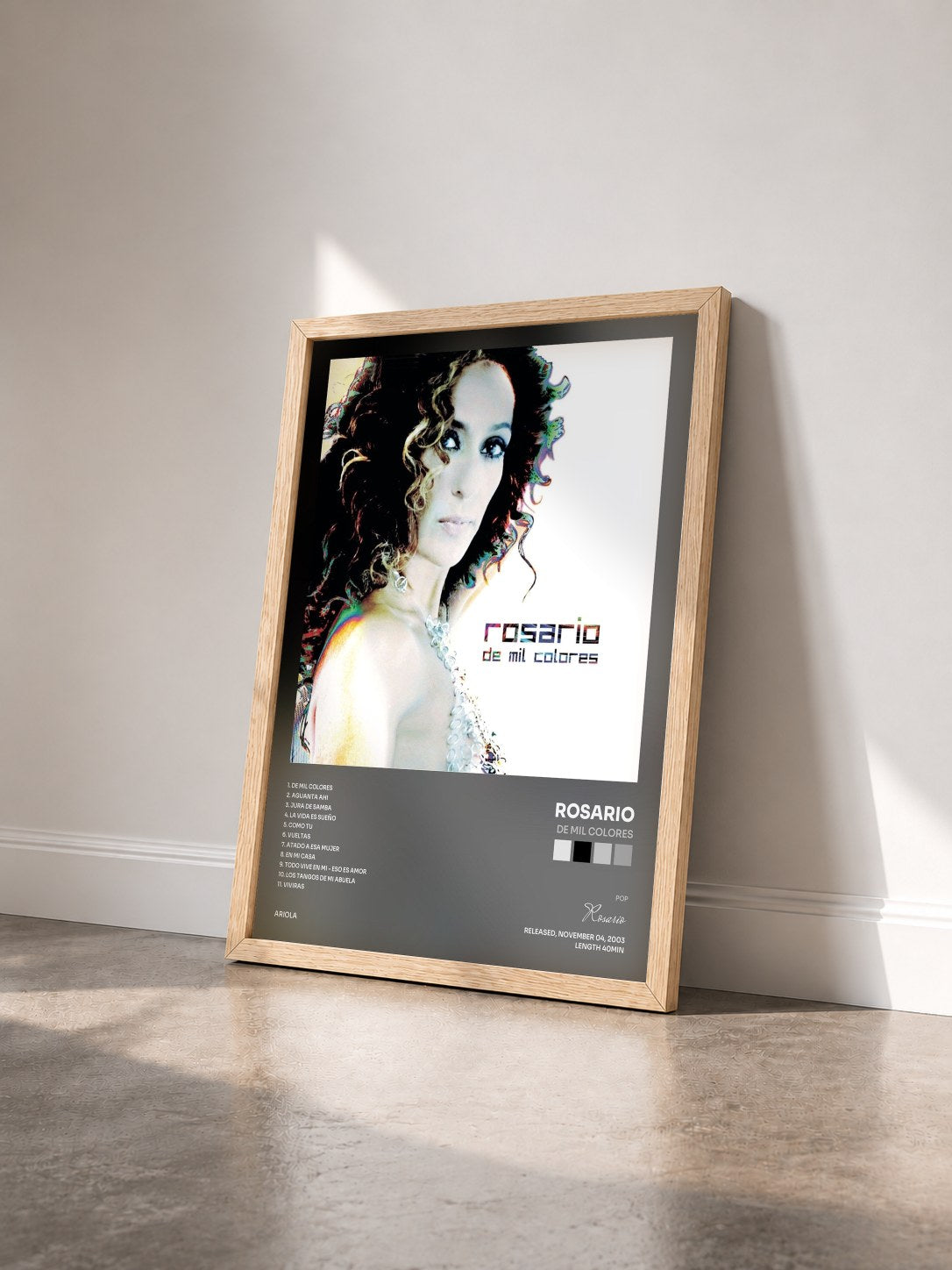 #bois Tableau de l'album De Mil Colores de Rosario vu de trois quarts, cadre en bois brut