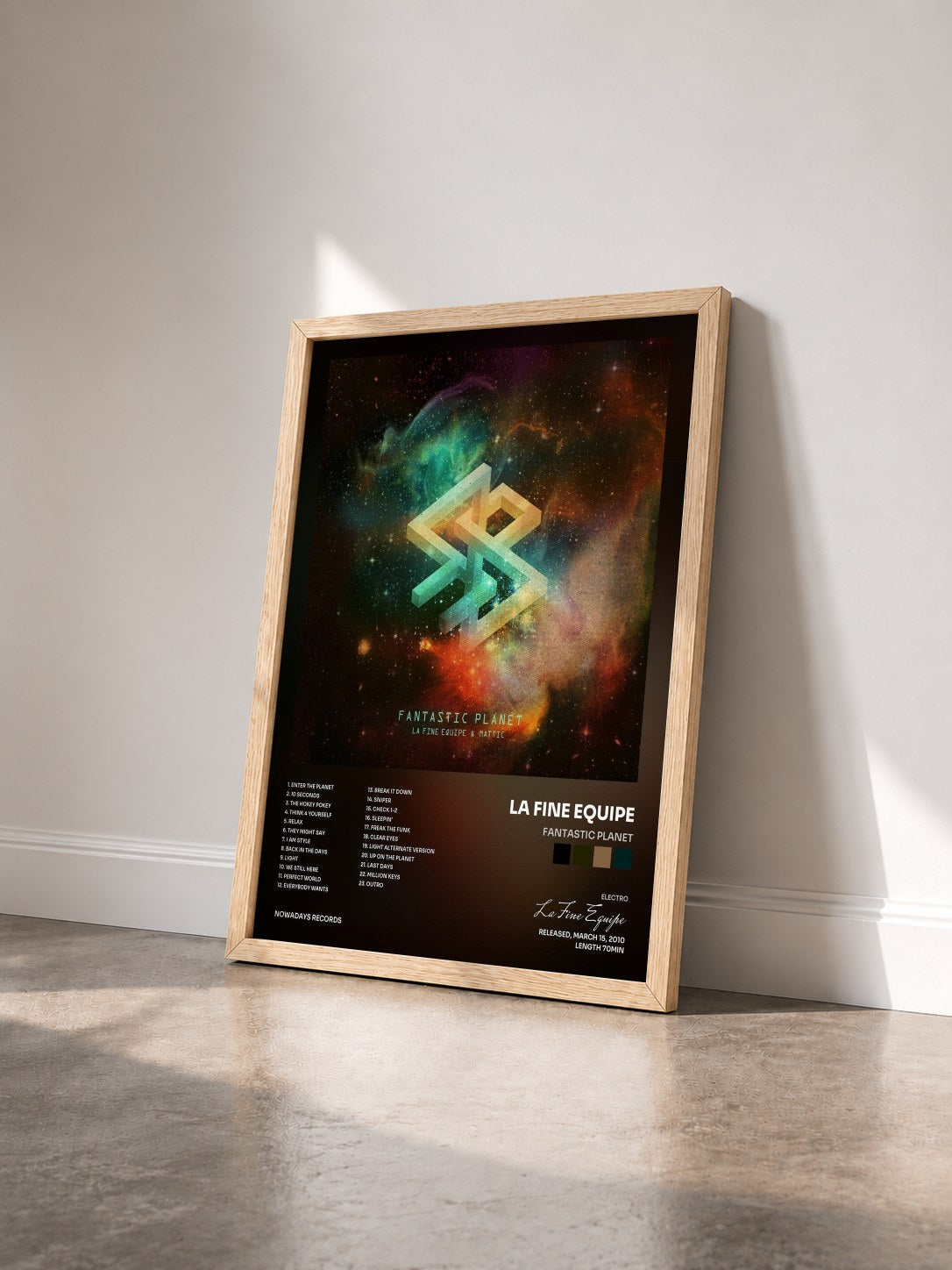 #bois Tableau de l'album Fantastic Planet de La Fine Equipe vu de trois quarts, cadre en bois brut