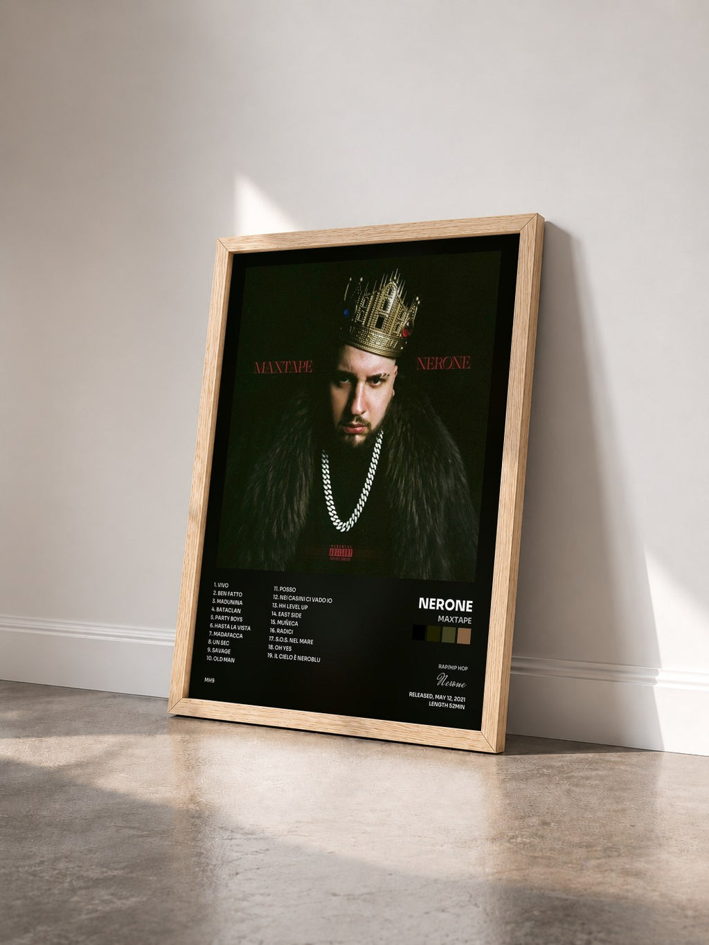 #bois Tableau de l'album MAXTAPE de Nerone vu de trois quarts, cadre en bois brut