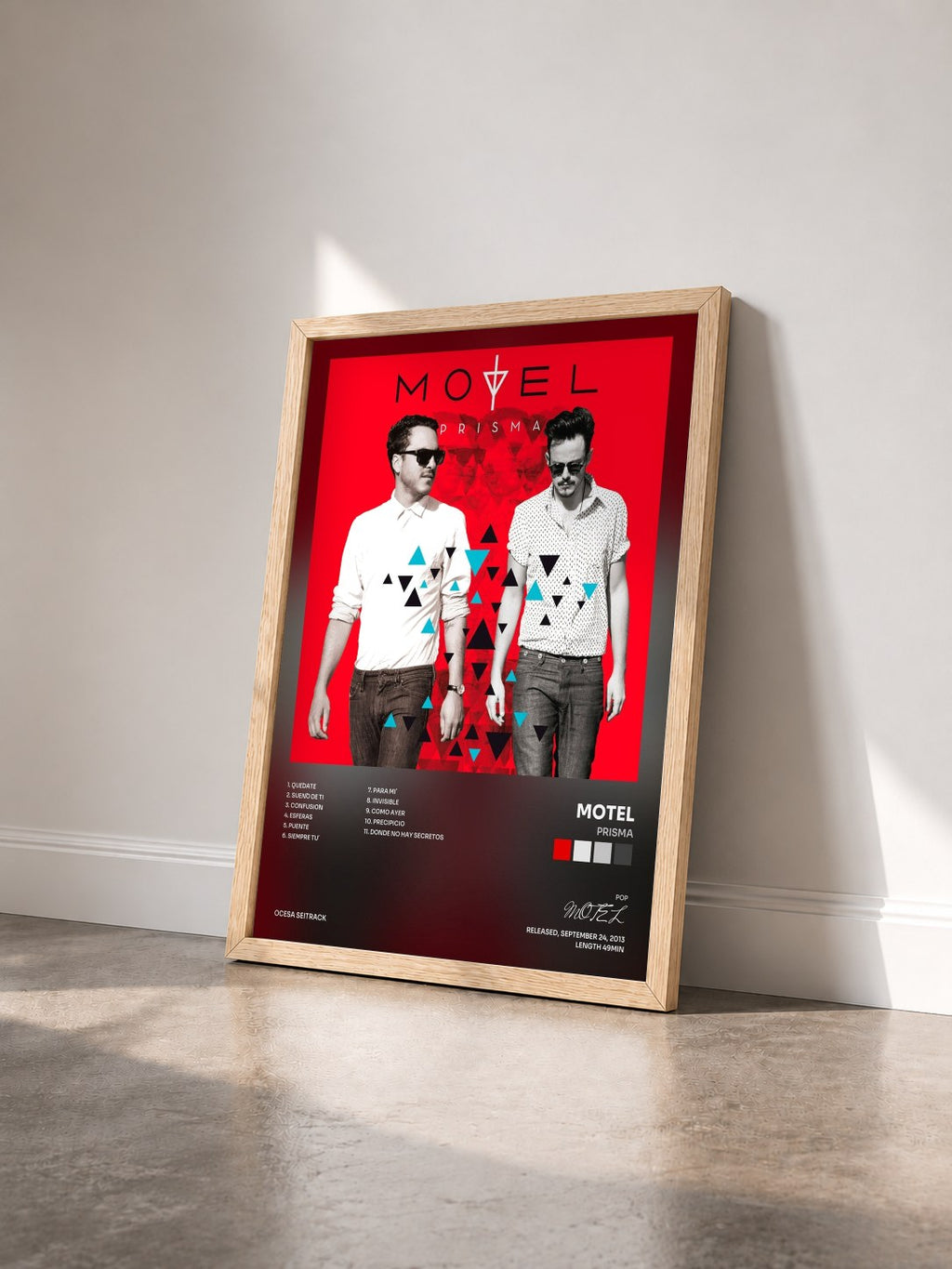 #bois Tableau de l'album Prisma de MOTEL vu de trois quarts, cadre en bois brut