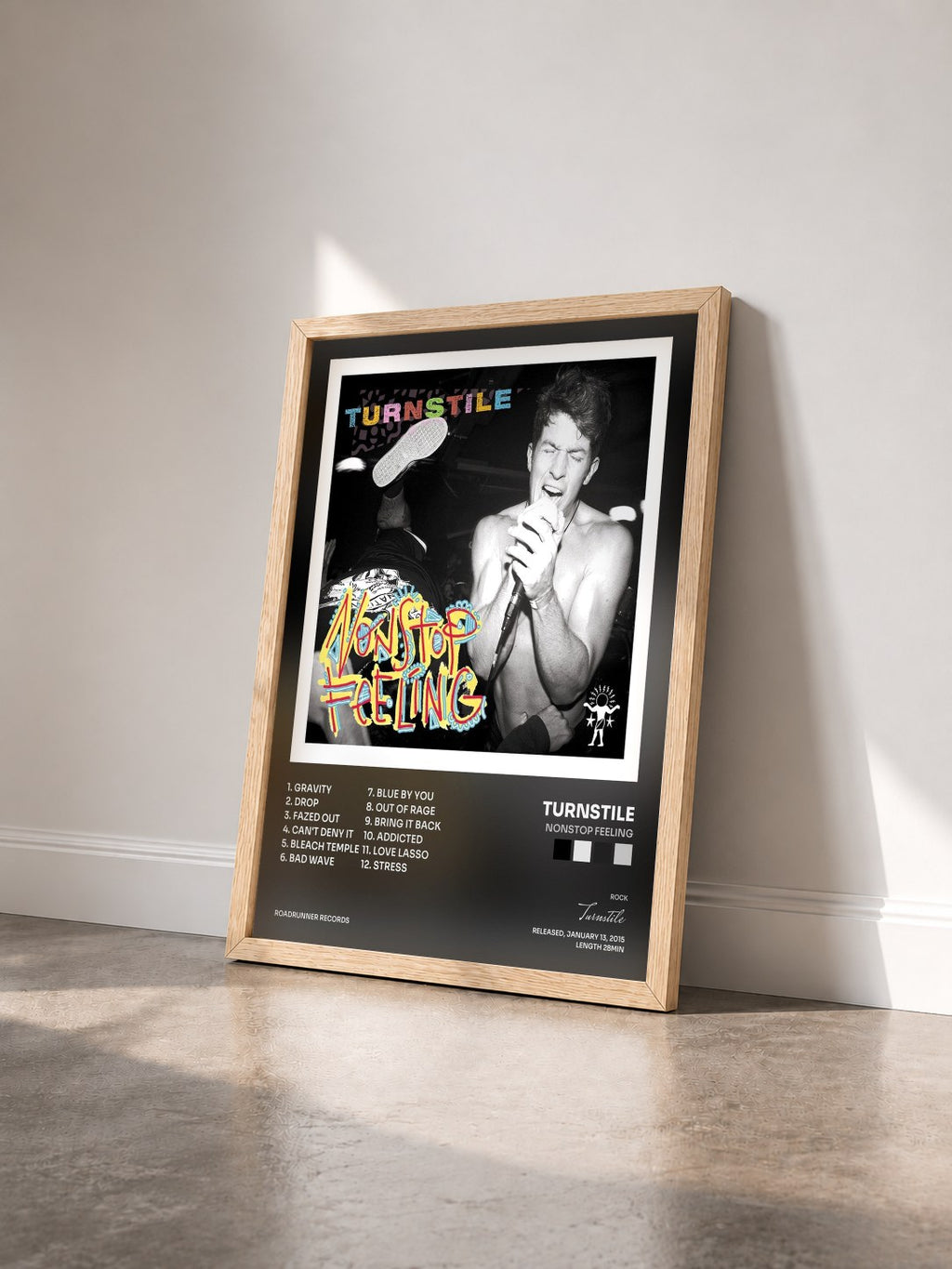 #bois Tableau de l'album Nonstop Feeling de Turnstile vu de trois quarts, cadre en bois brut