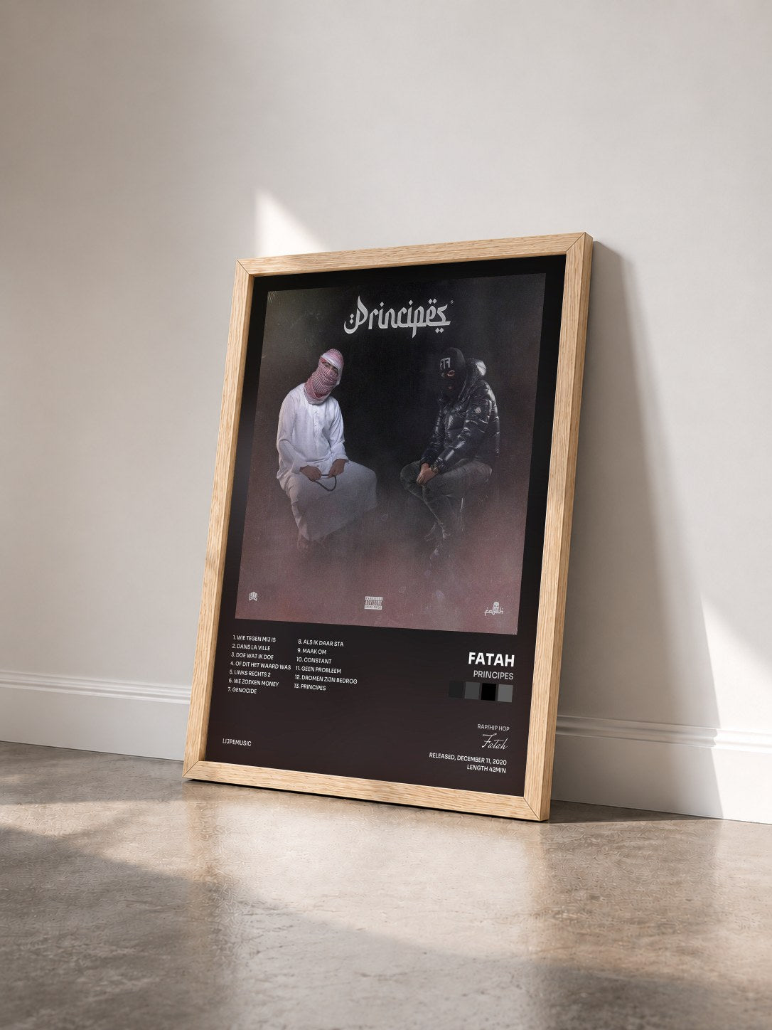 #bois Tableau de l'album Principes de Fatah vu de trois quarts, cadre en bois brut