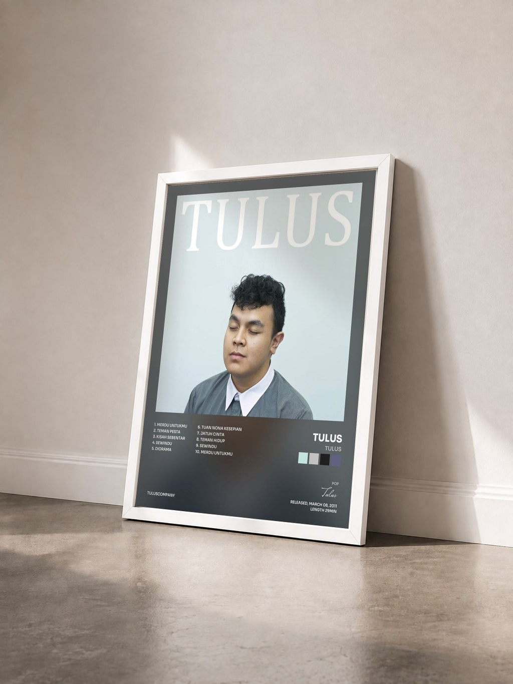 #blanc Tableau de l'album Tulus de Tulus vu de trois quarts, cadre blanc