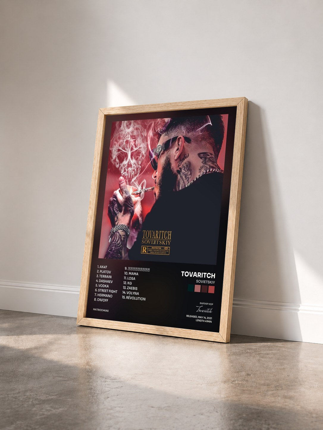 #bois Tableau de l'album Sovietskiy de Tovaritch vu de trois quarts, cadre en bois brut