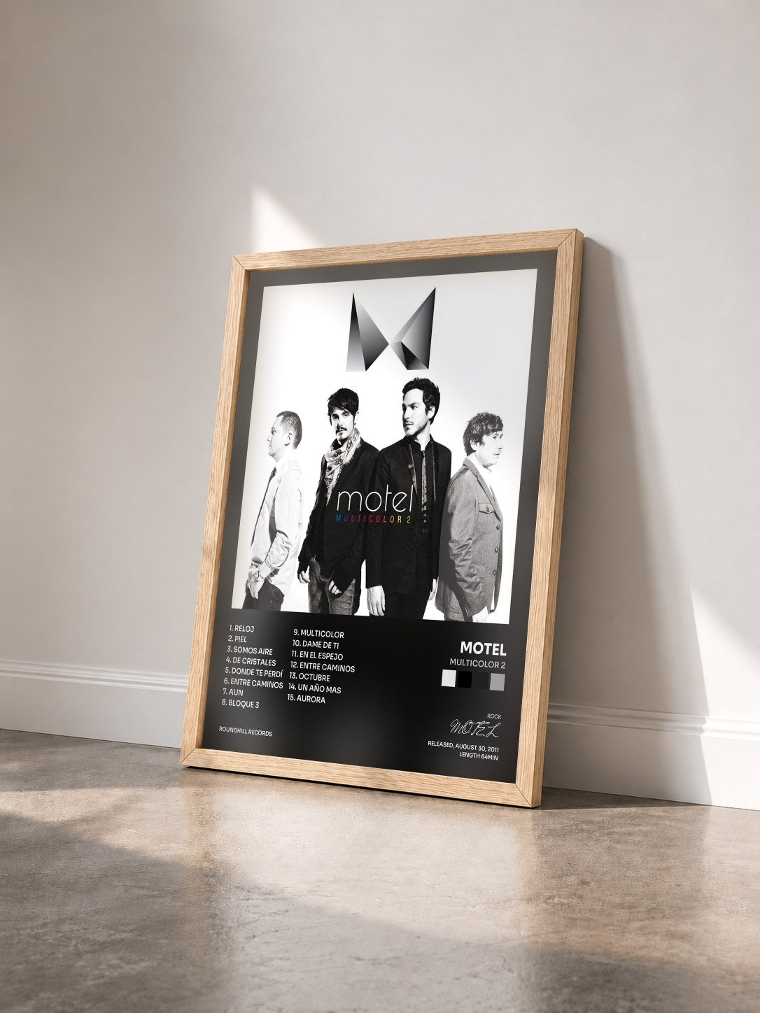 #bois Tableau de l'album Multicolor 2 de MOTEL vu de trois quarts, cadre en bois brut