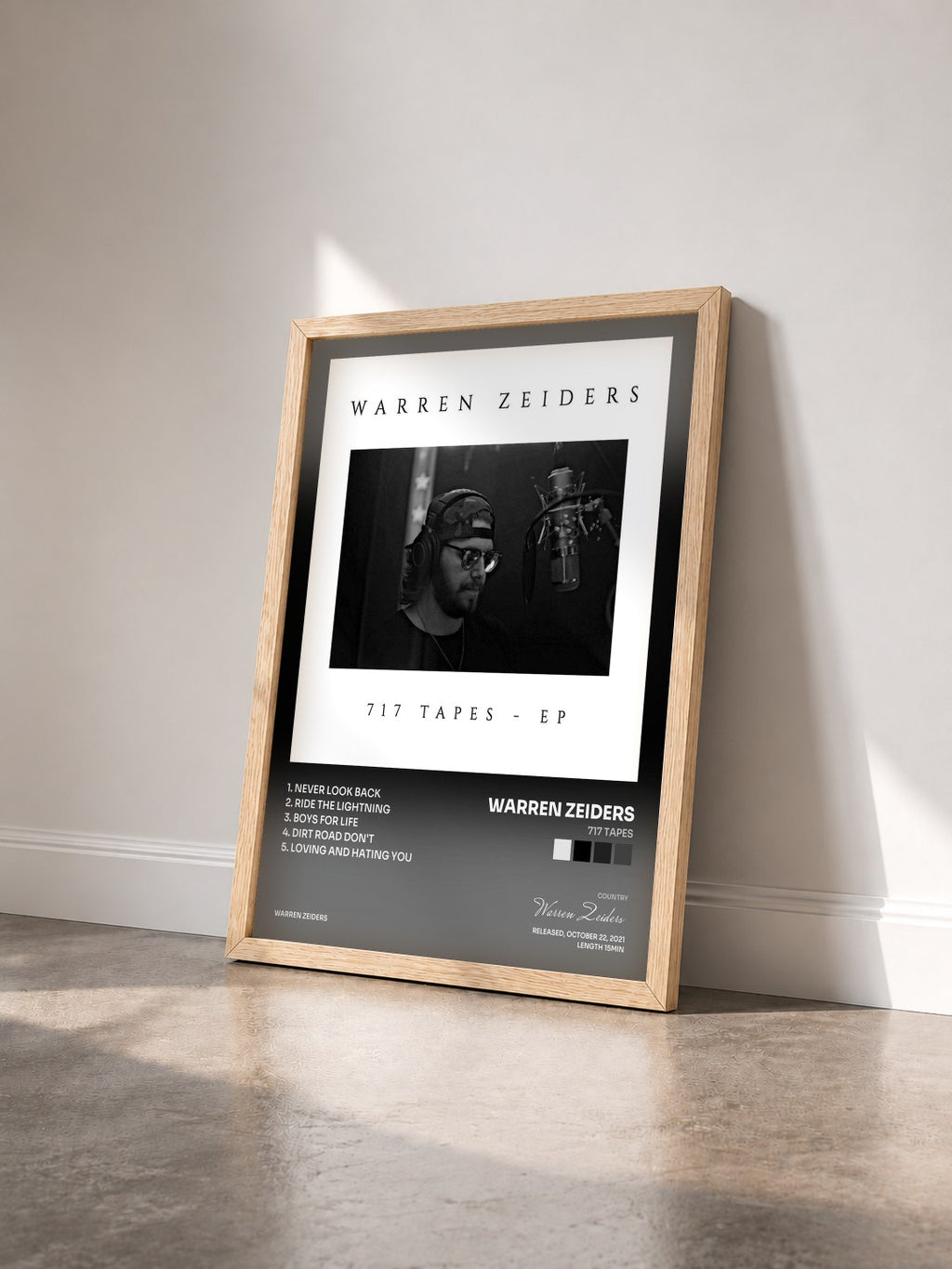 #bois Tableau de l'album 717 Tapes de Warren Zeiders vu de trois quarts, cadre en bois brut