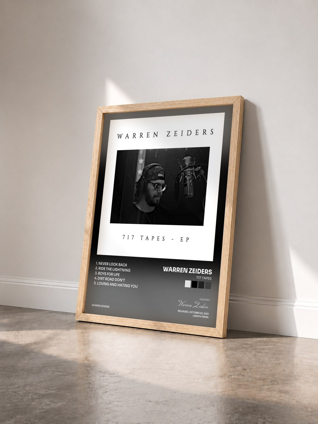 #bois Tableau de l'album 717 Tapes de Warren Zeiders vu de trois quarts, cadre en bois brut