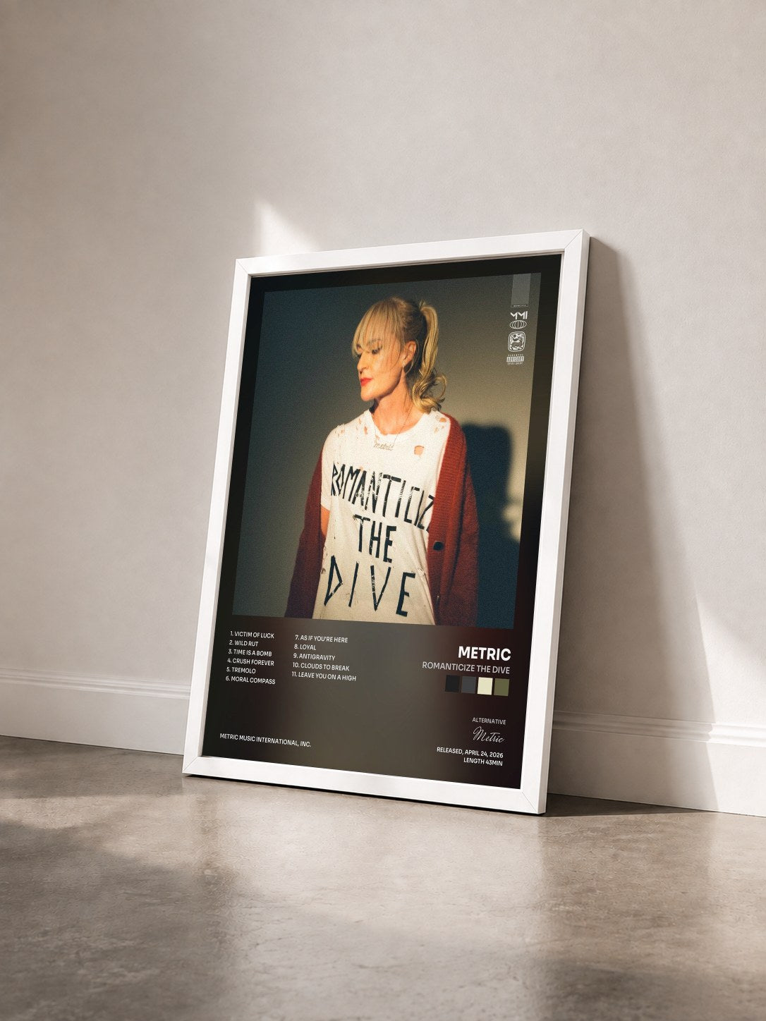 #blanc Tableau de l'album Romanticize The Dive de Metric vu de trois quarts, cadre blanc