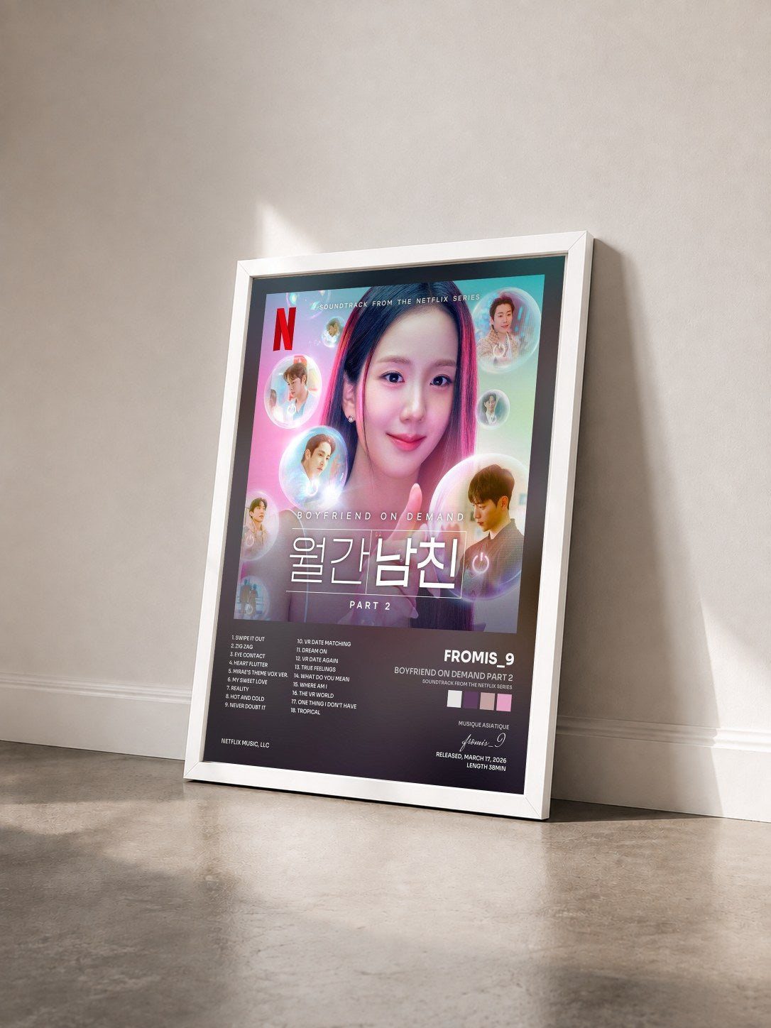 #blanc Tableau de l'album Boyfriend on Demand Part 2 (Soundtrack from the Netflix Series) de fromis_9 vu de trois quarts, cadre blanc