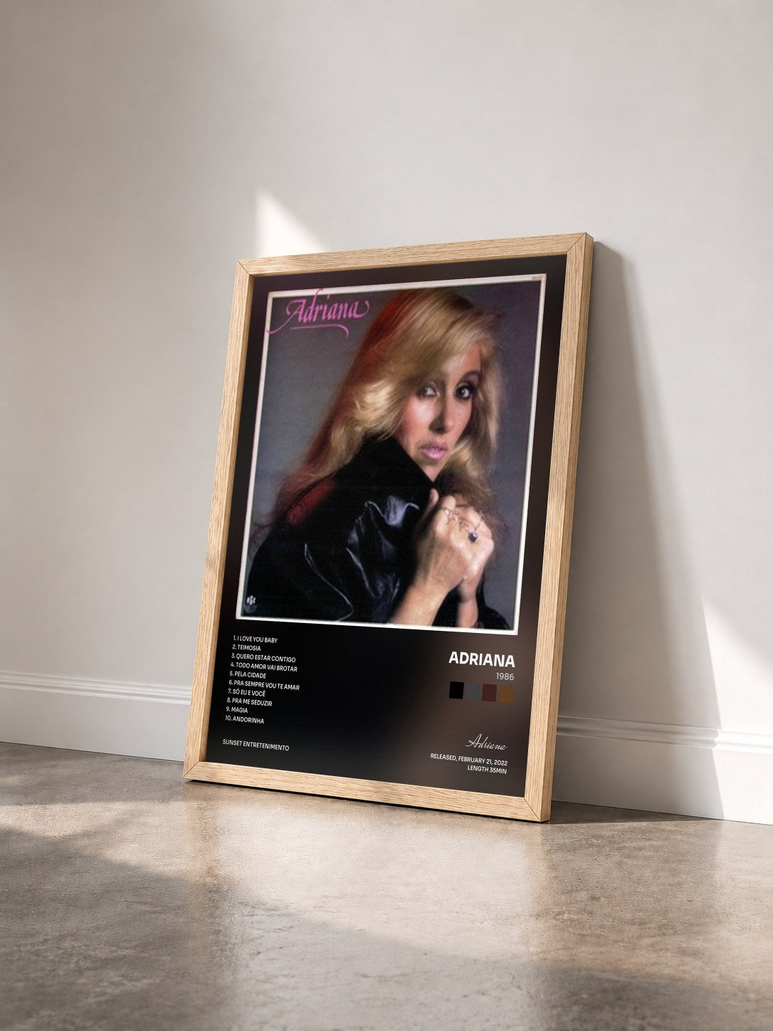 #bois Tableau de l'album 1986 de Adriana vu de trois quarts, cadre en bois brut