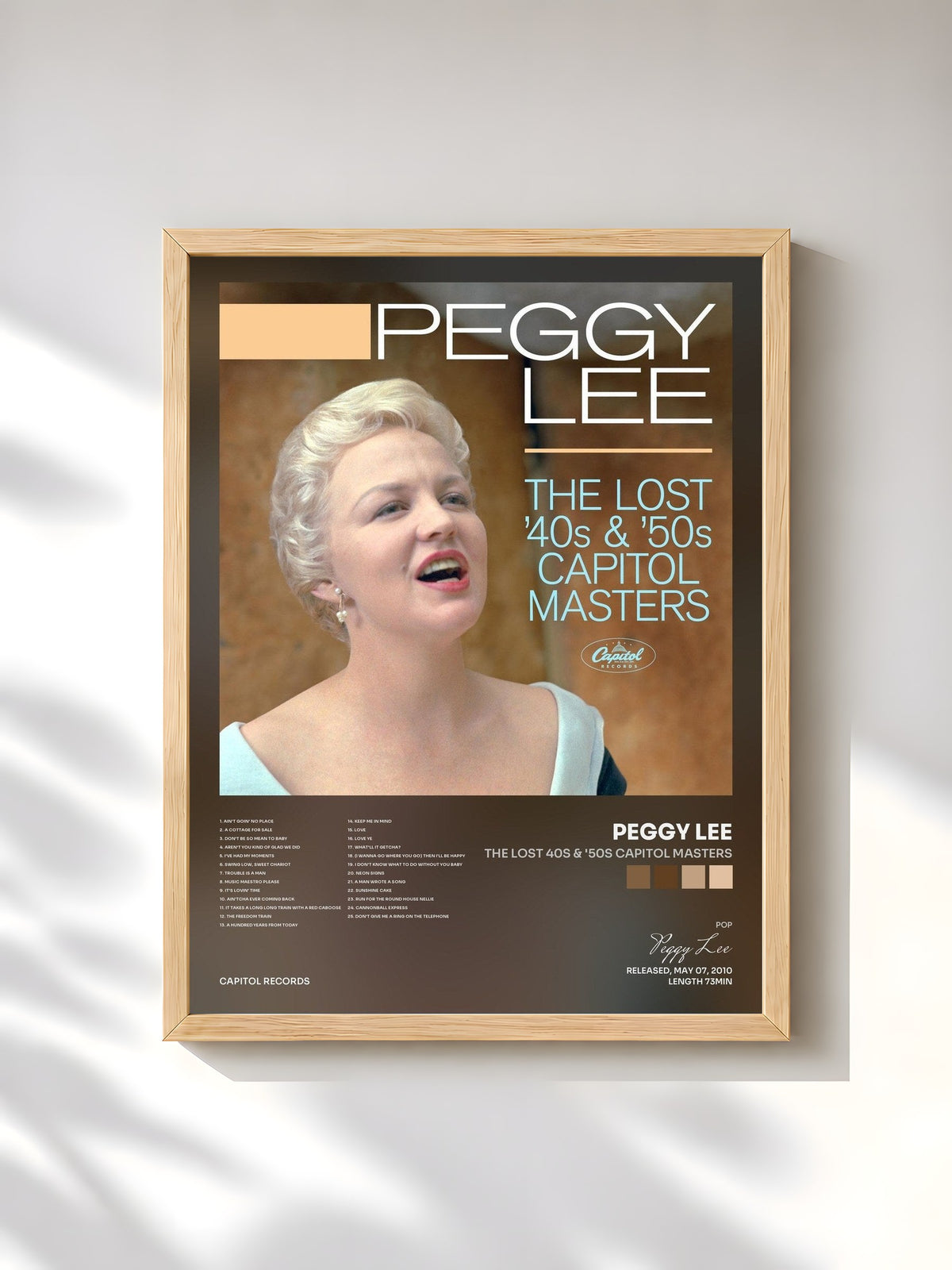 #bois Tableau de l'album The Lost 40s & '50s Capitol Masters de Peggy Lee, cadre en bois brut, imprimé et encadré en France