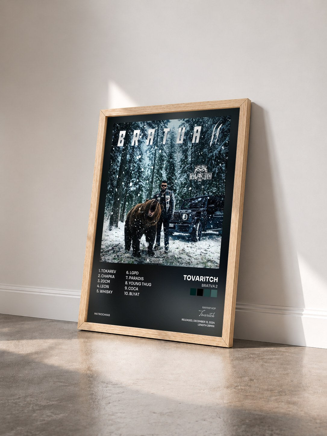 #bois Tableau de l'album BRATVA 2 de Tovaritch vu de trois quarts, cadre en bois brut