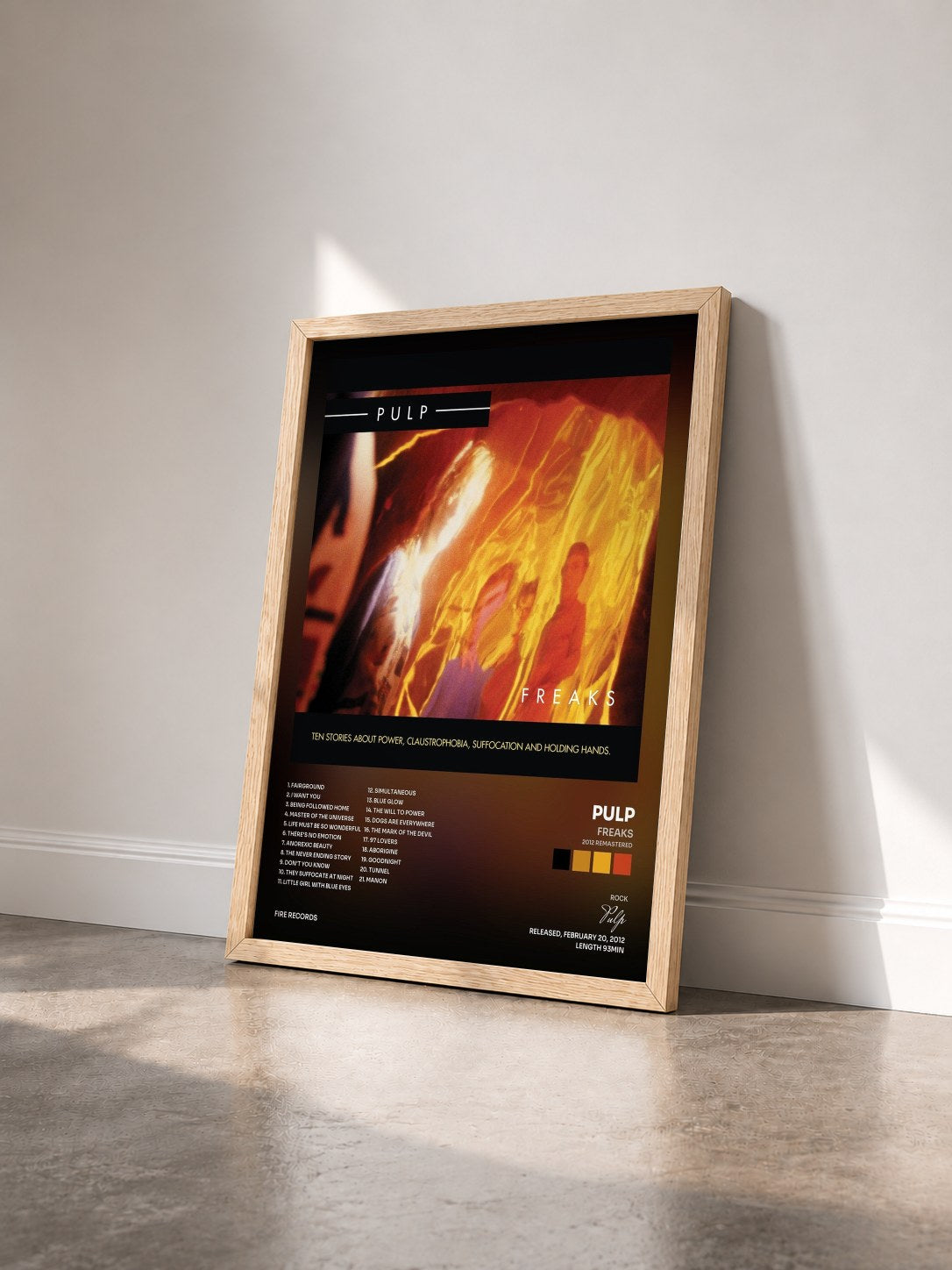 #bois Tableau de l'album Freaks (2012 Remastered) de Pulp vu de trois quarts, cadre en bois brut