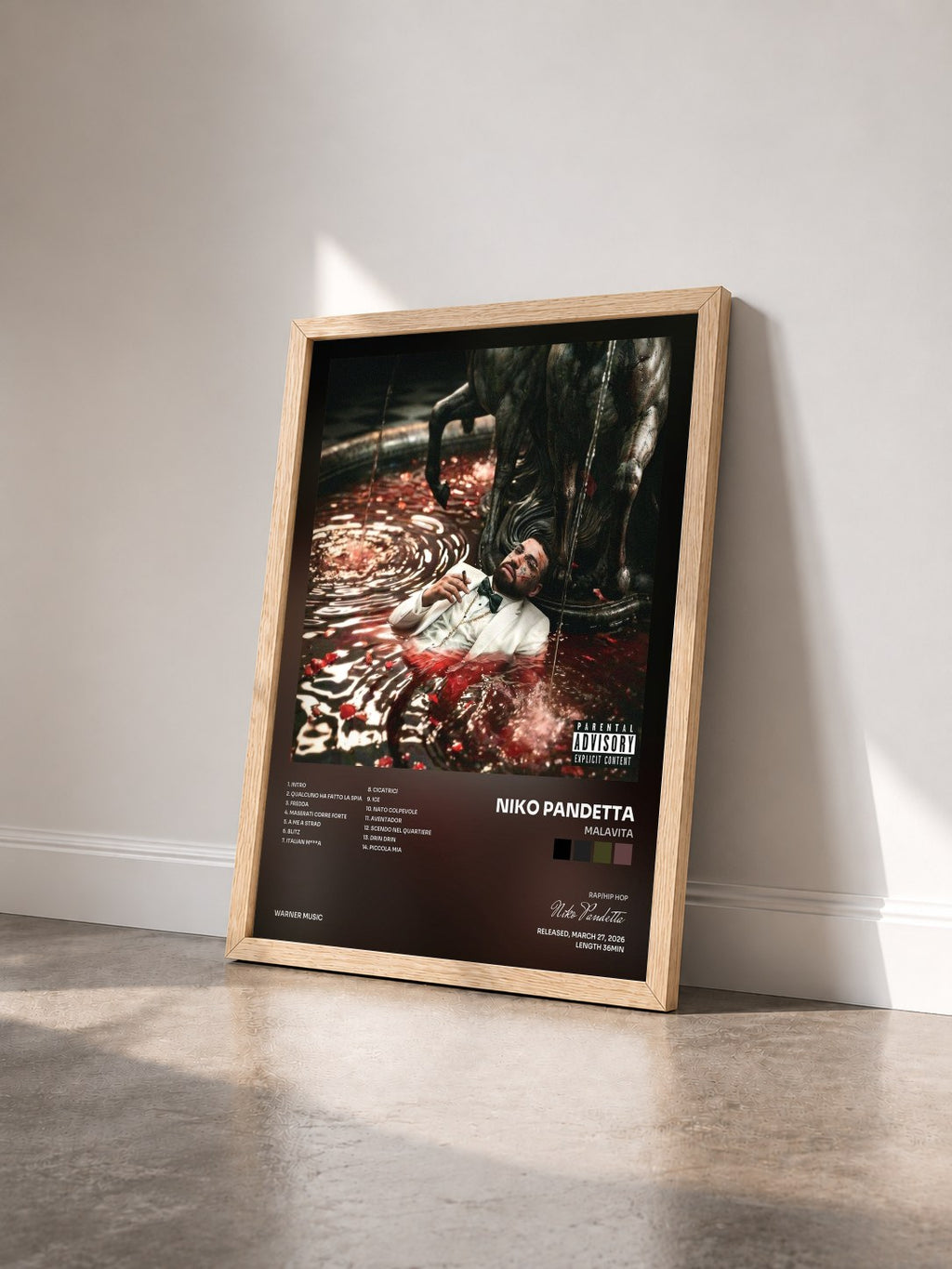 #bois Tableau de l'album MALAVITA de Niko Pandetta vu de trois quarts, cadre en bois brut