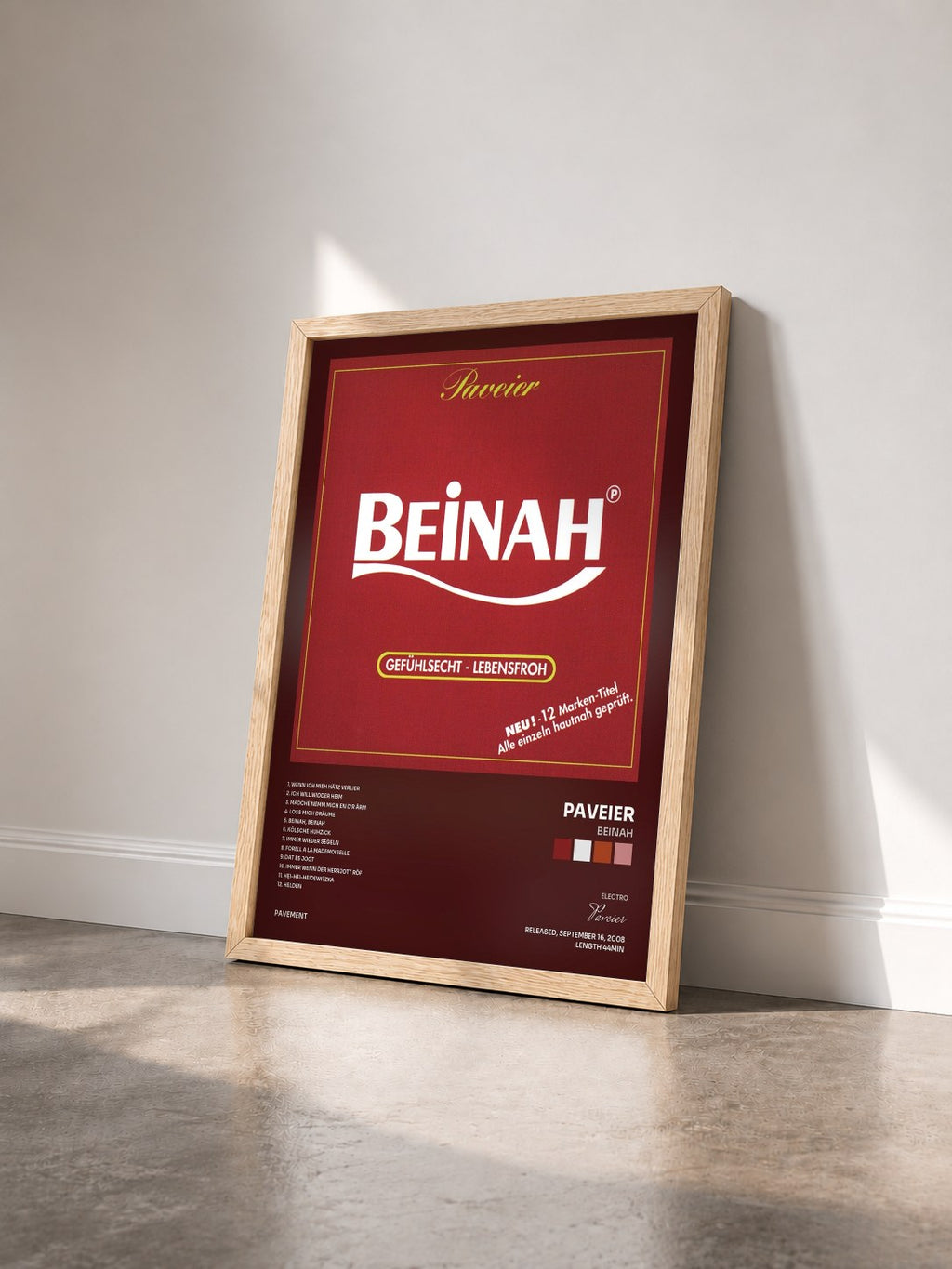 #bois Tableau de l'album Beinah de Paveier vu de trois quarts, cadre en bois brut