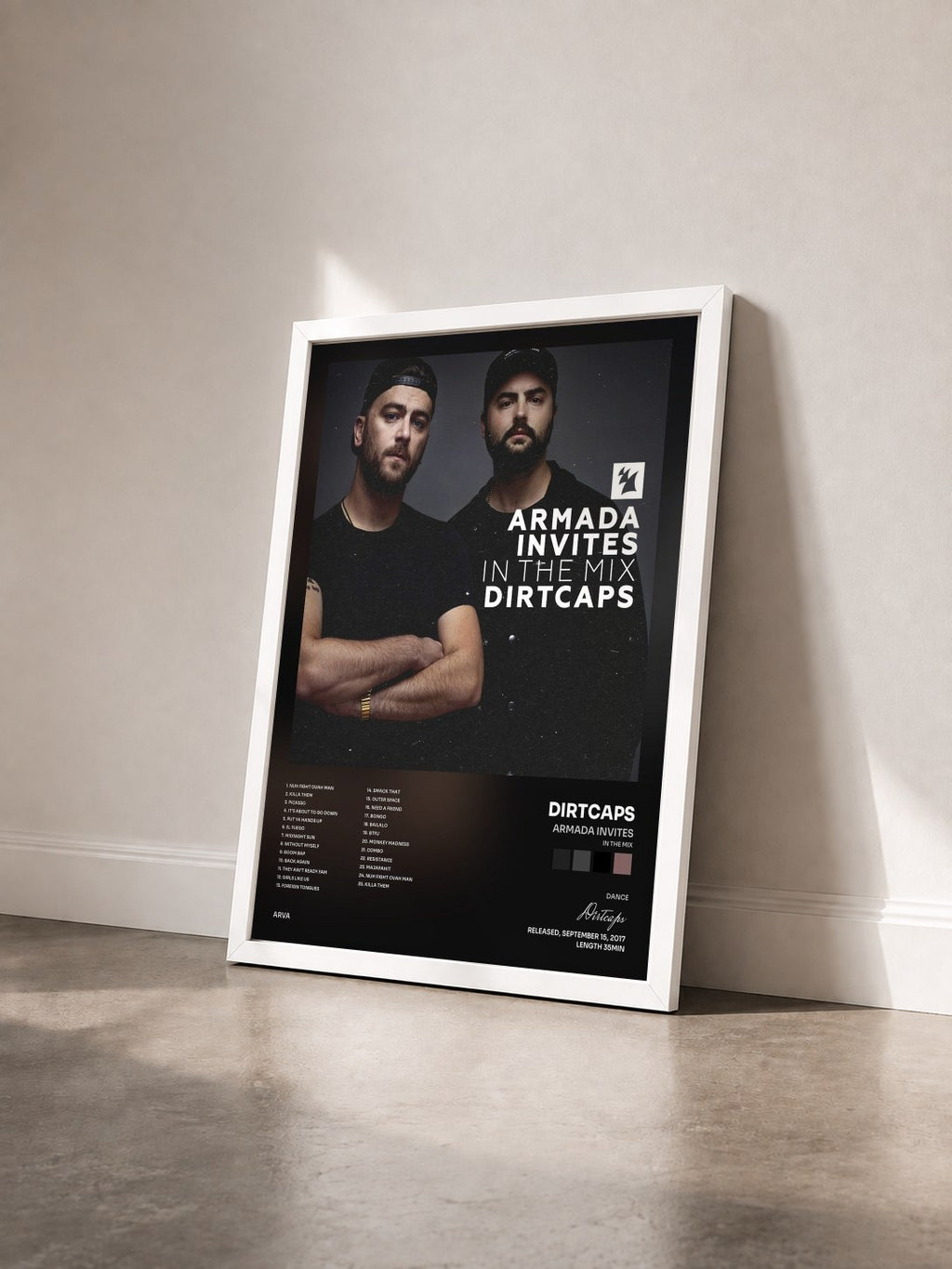 #blanc Tableau de l'album Armada Invites (In The Mix): Dirtcaps de Dirtcaps vu de trois quarts, cadre blanc